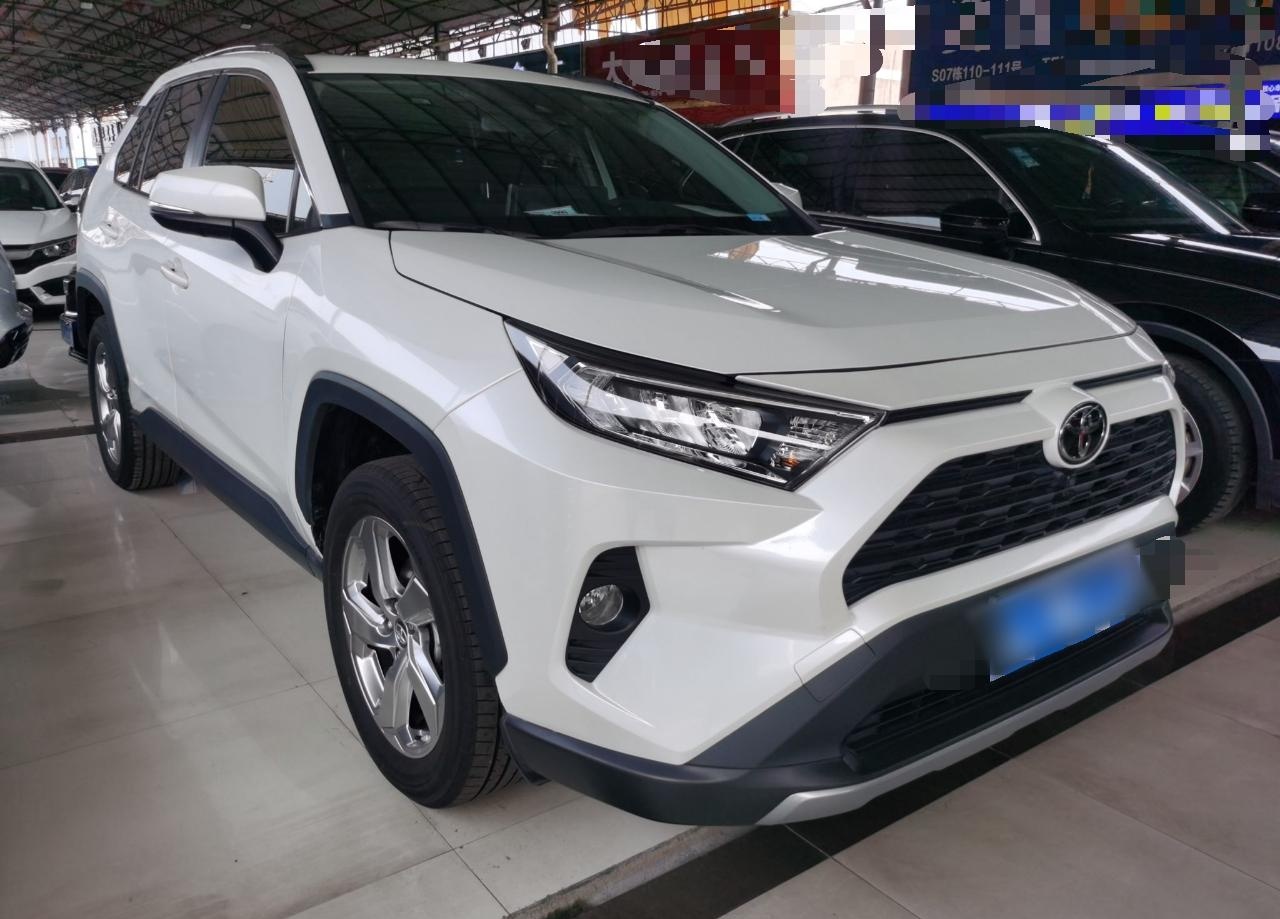 丰田 RAV4 2020款 2.0L CVT四驱尊贵版