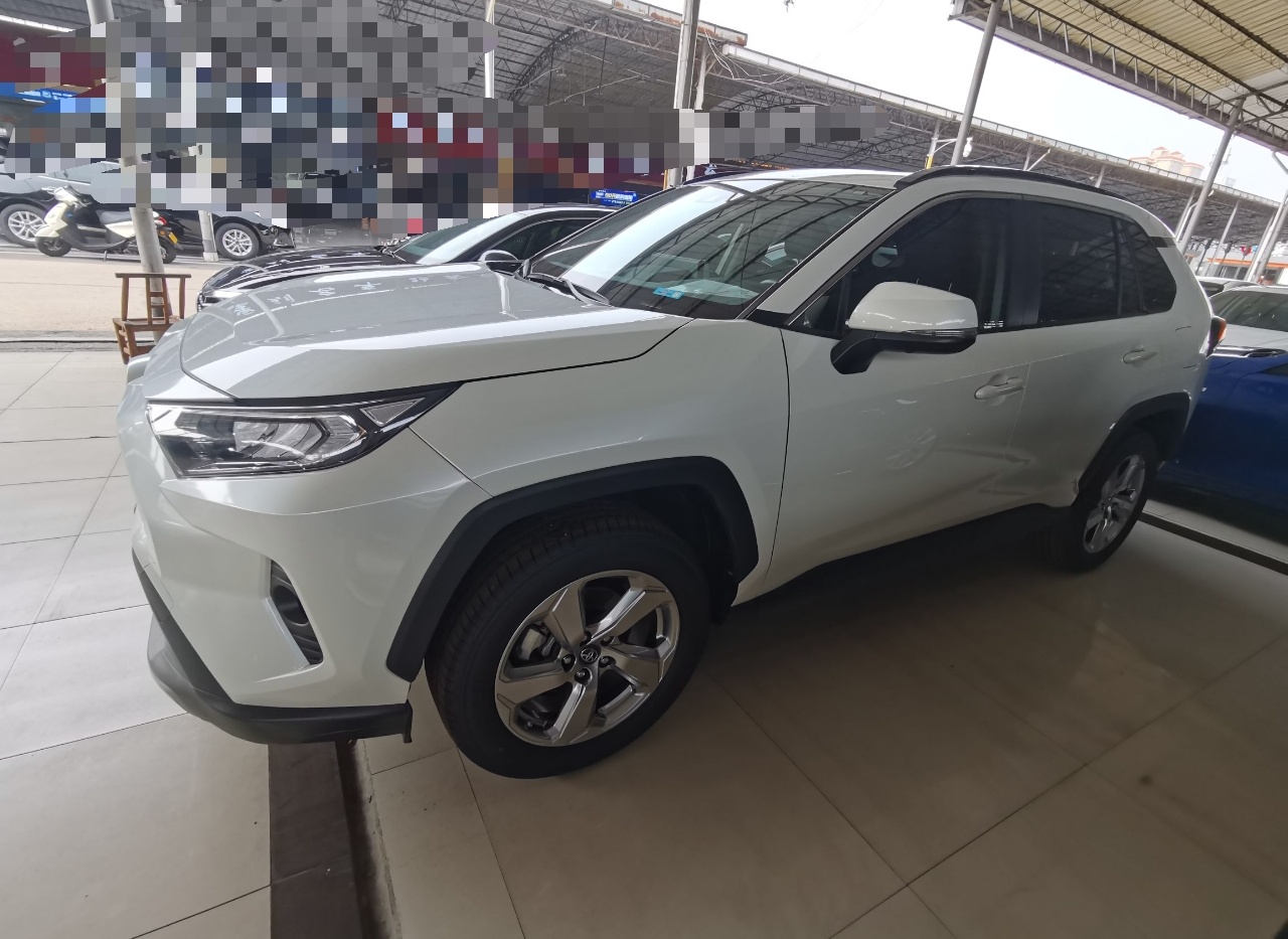 丰田 RAV4 2020款 2.0L CVT四驱尊贵版