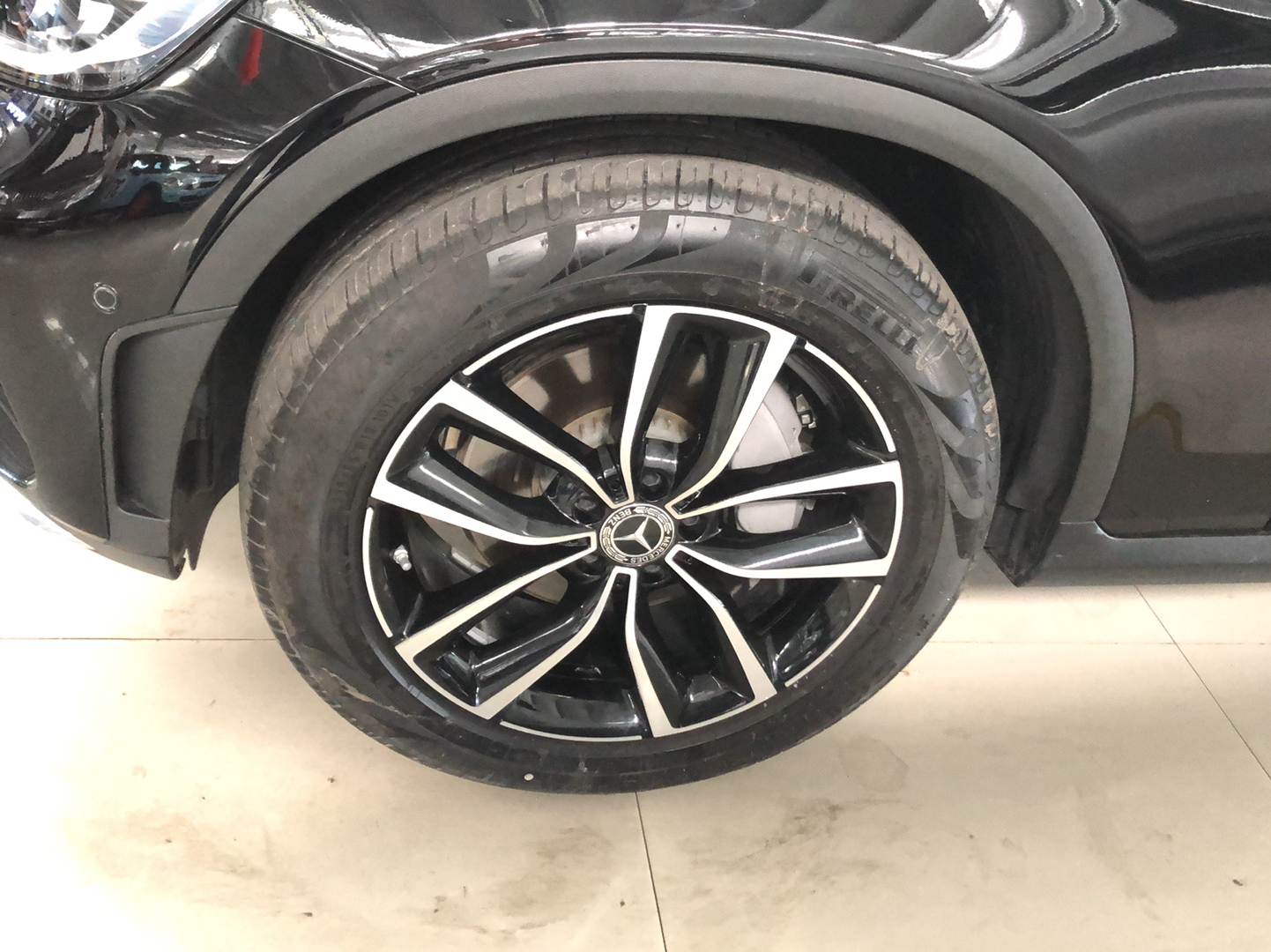 奔驰GLC级 2022款 改款 GLC 260 L 4MATIC 豪华型