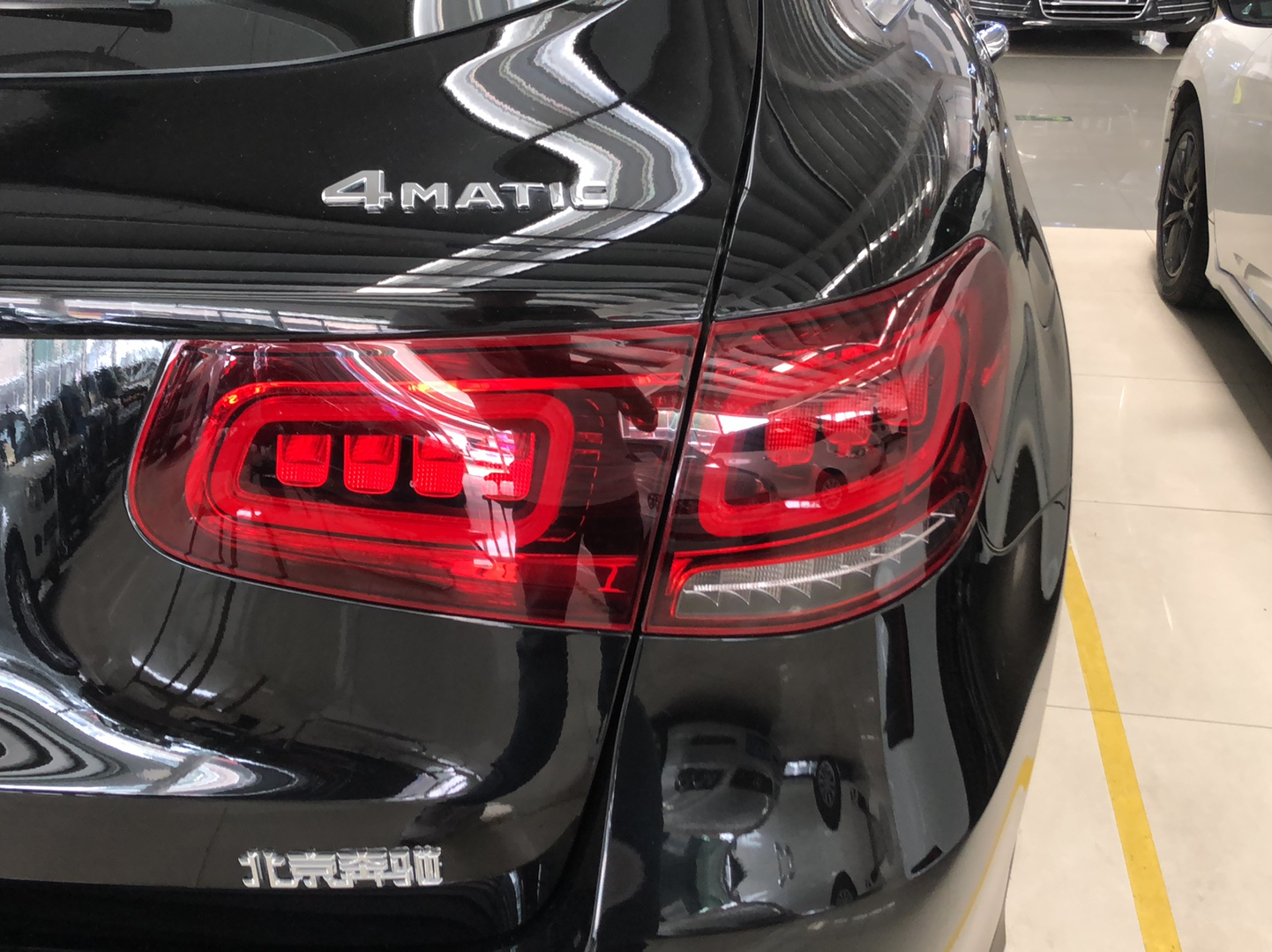 奔驰GLC级 2022款 改款 GLC 260 L 4MATIC 豪华型