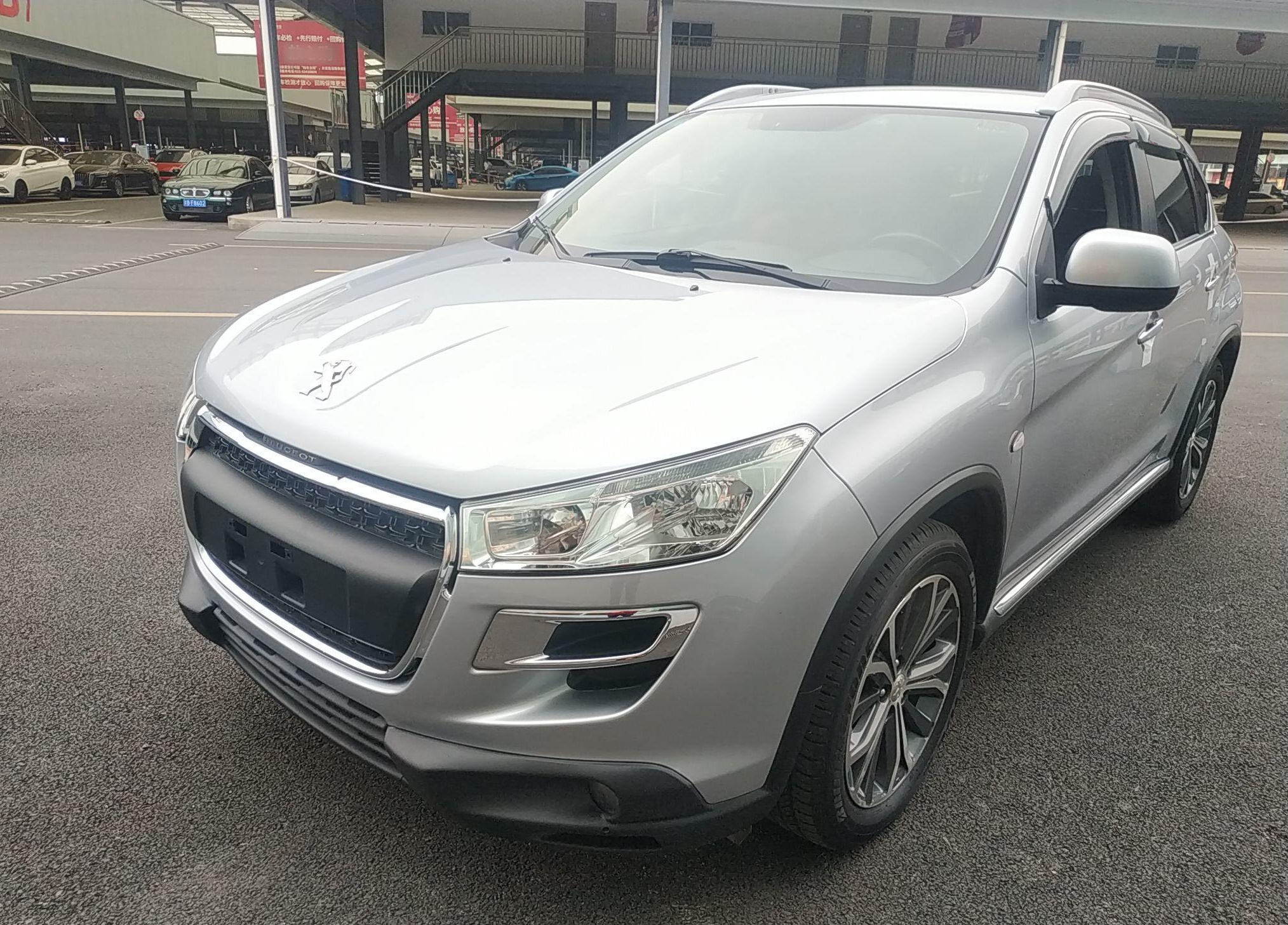 标致4008 2013款 2.0L 四驱时尚型(进口)