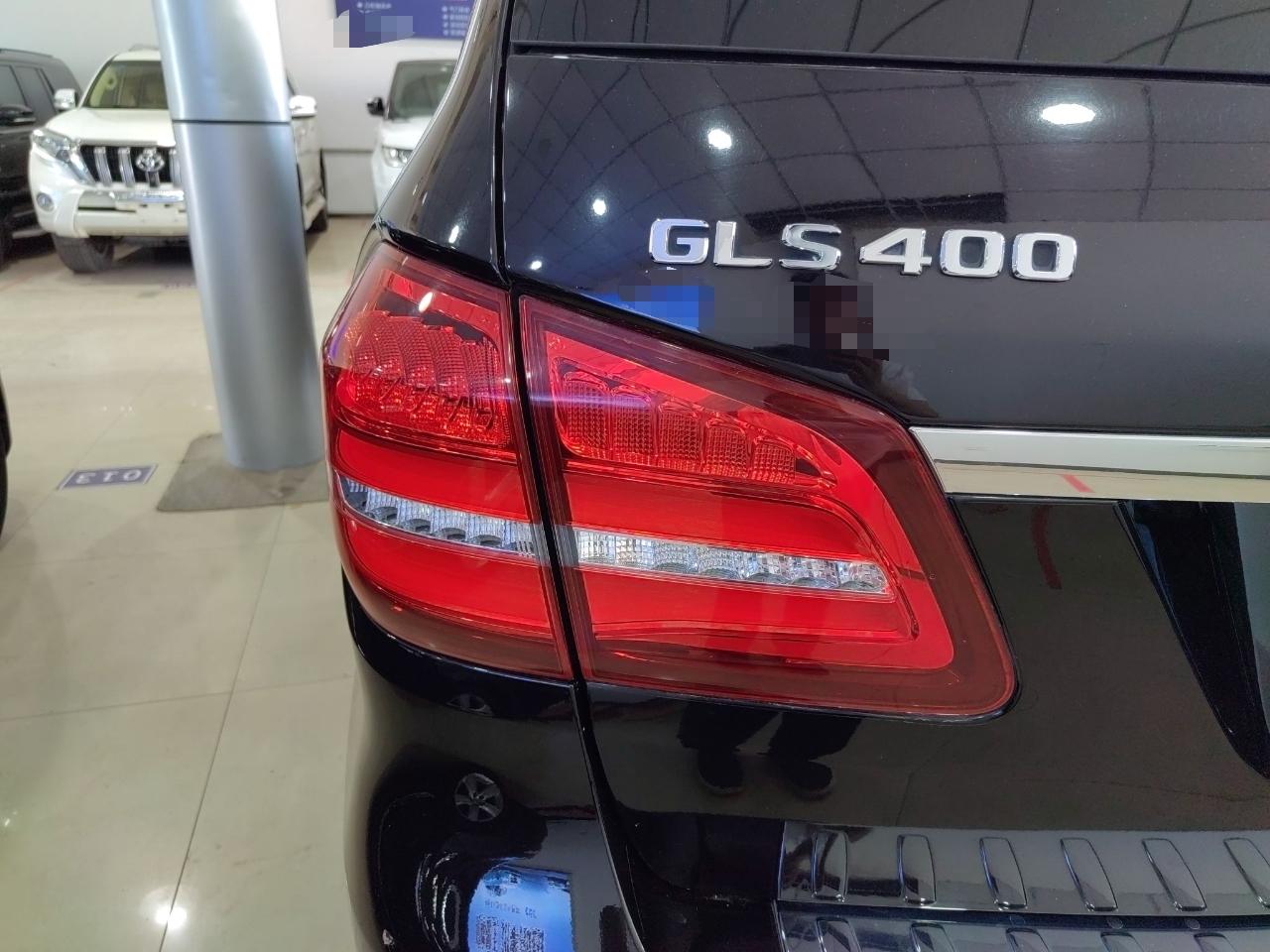 奔驰GLS级 2018款 GLS 400 4MATIC动感型(进口)