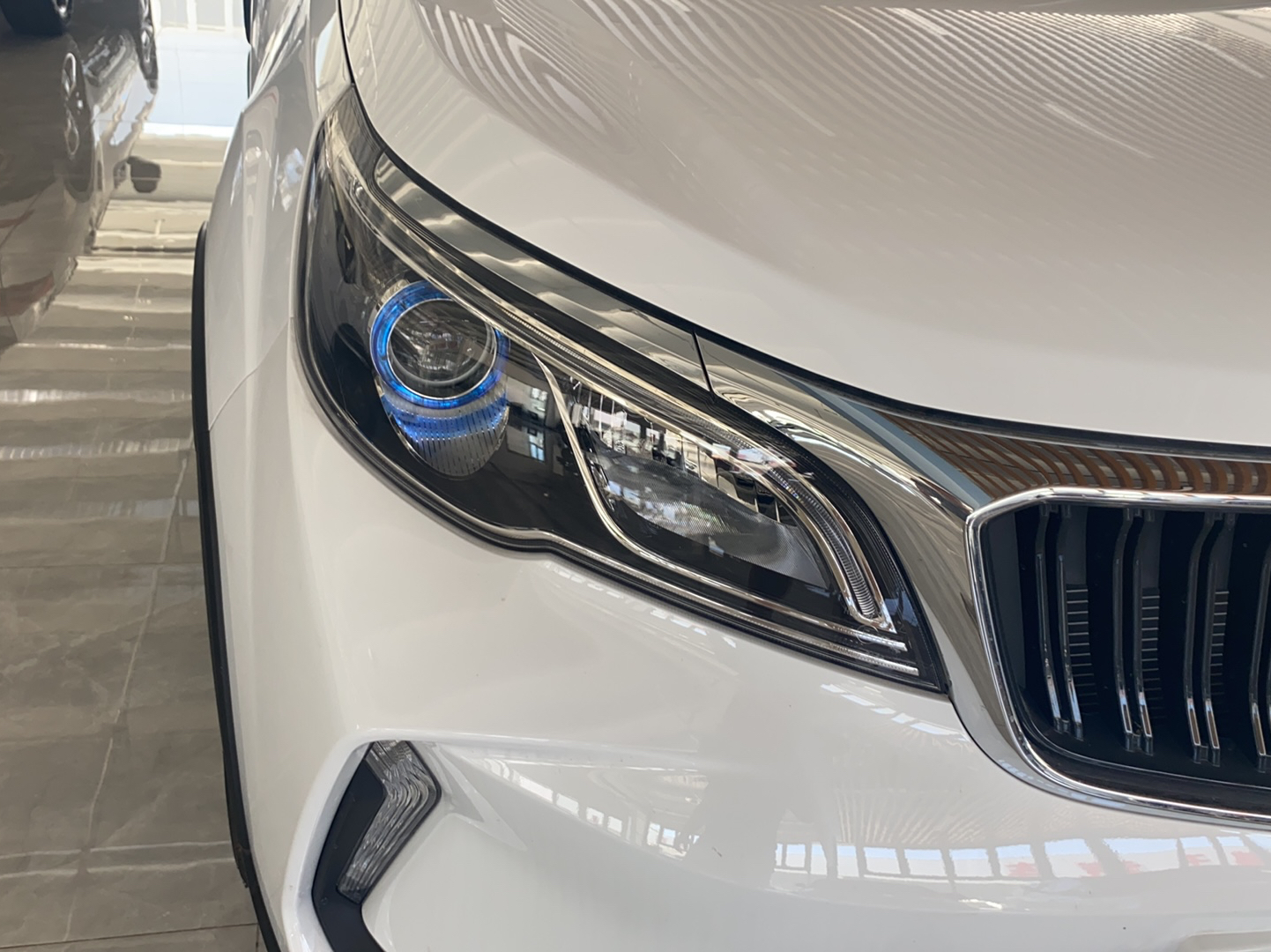 睿蓝汽车X3 PRO 2022款 1.5L 手动小萌