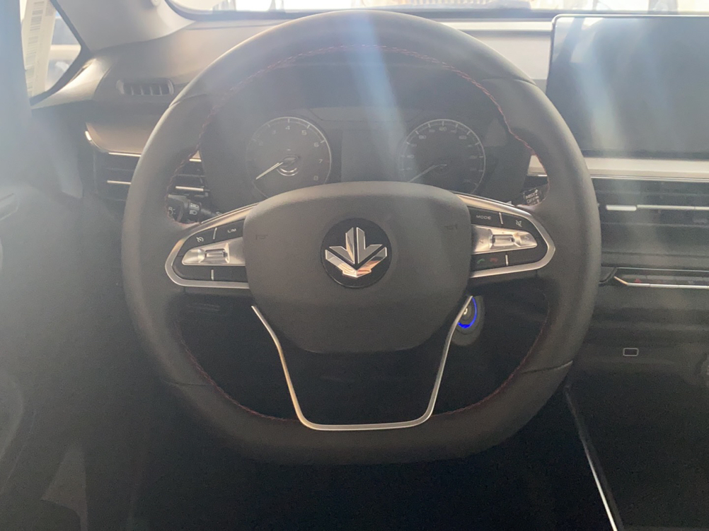 睿蓝汽车X3 PRO 2022款 1.5L 手动小萌