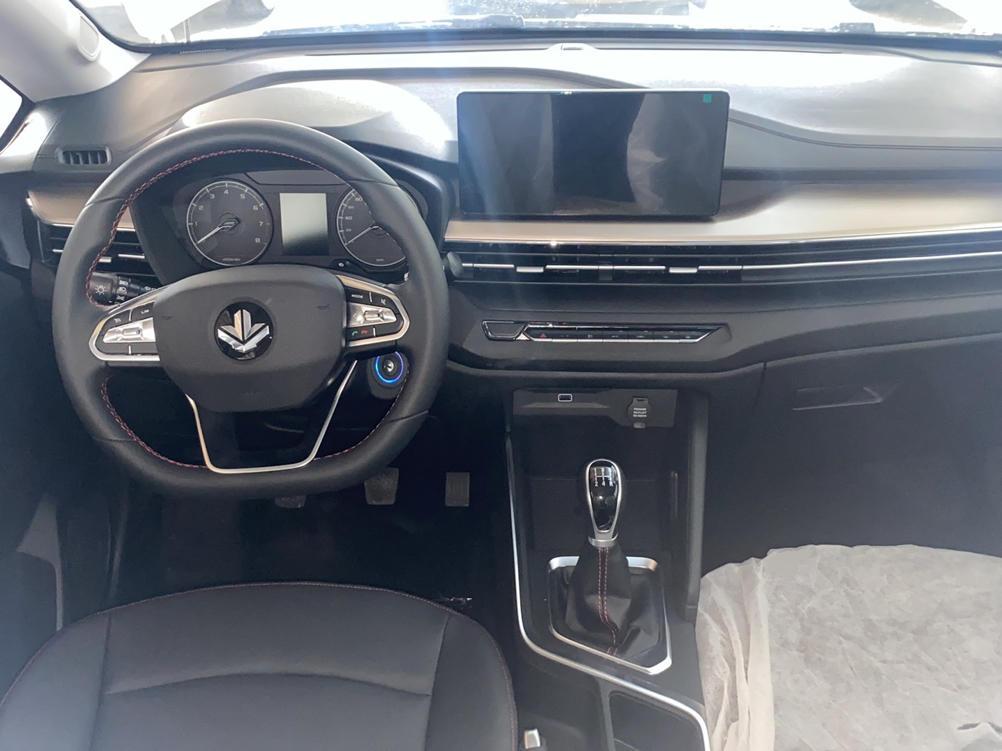 睿蓝汽车X3 PRO 2022款 1.5L 手动小萌