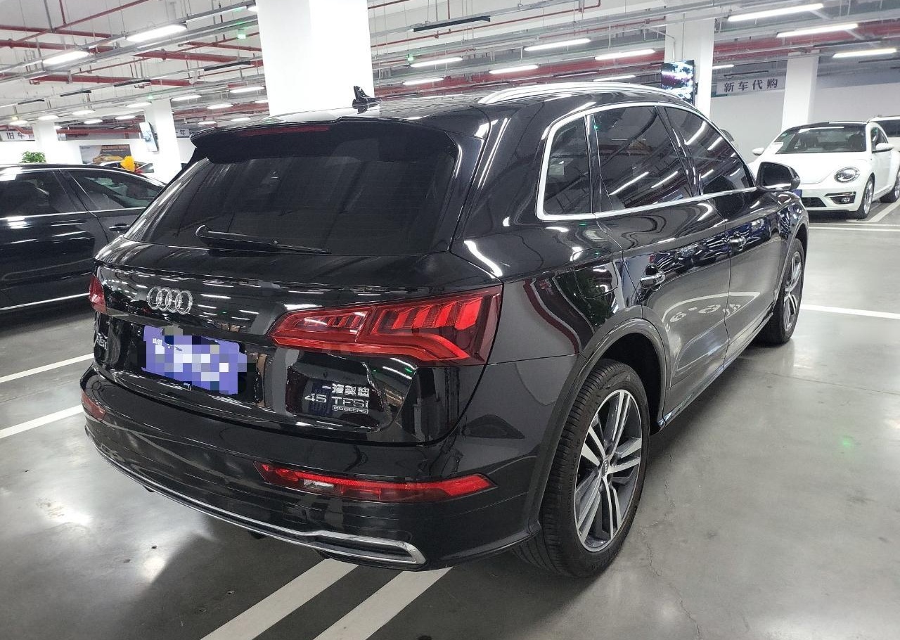 奥迪Q5L 2020款 45 TFSI 尊享时尚型