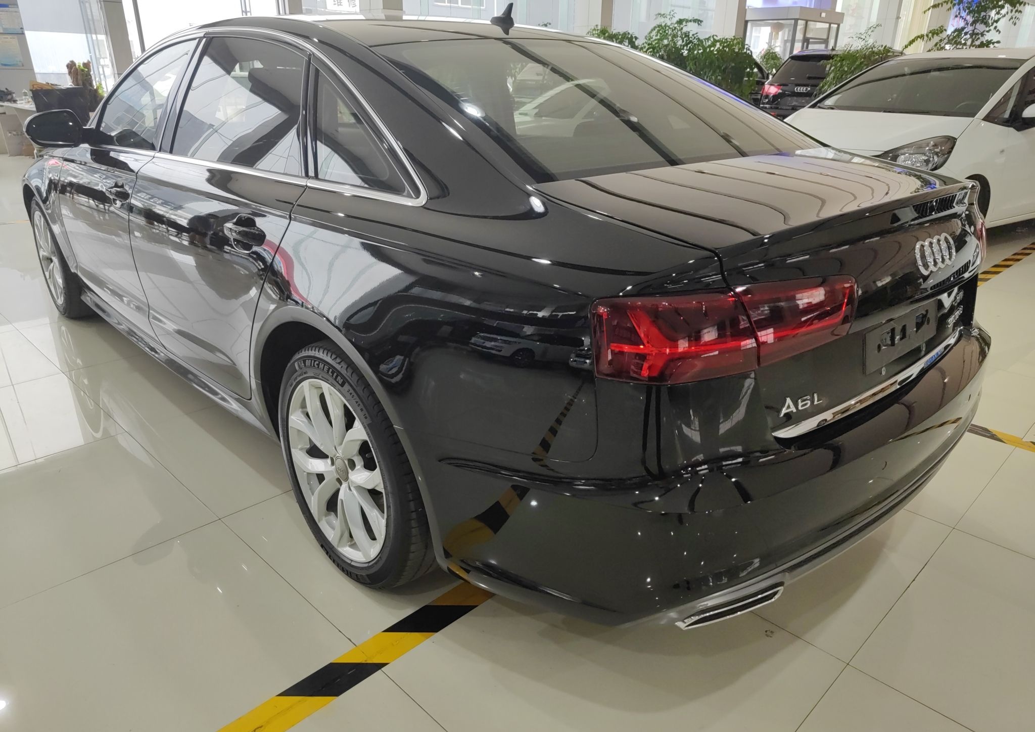 奥迪A6L 2018款 30周年年型 35 TFSI 时尚型