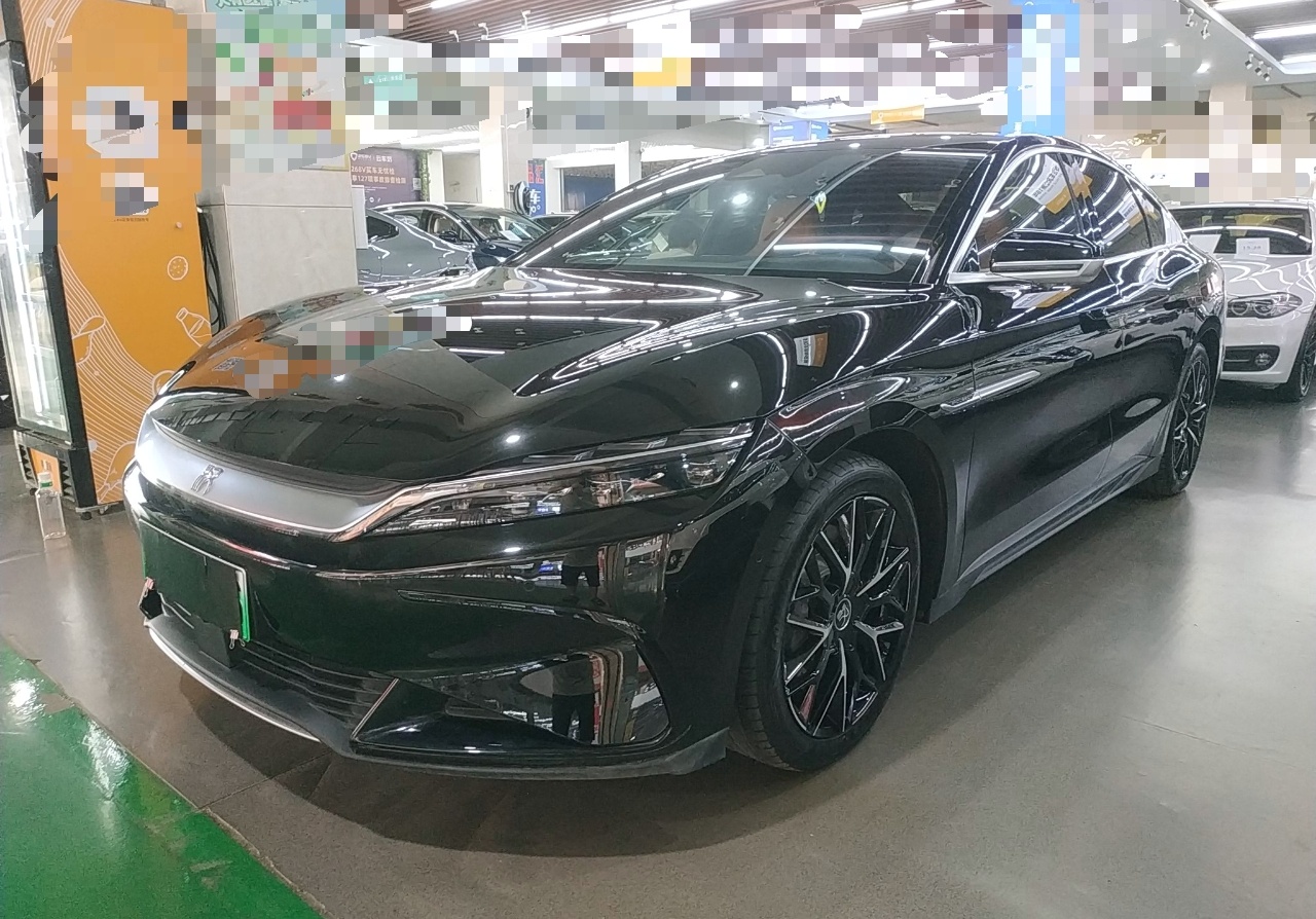 比亚迪 汉 2022款 EV 创世版 610KM四驱尊享型