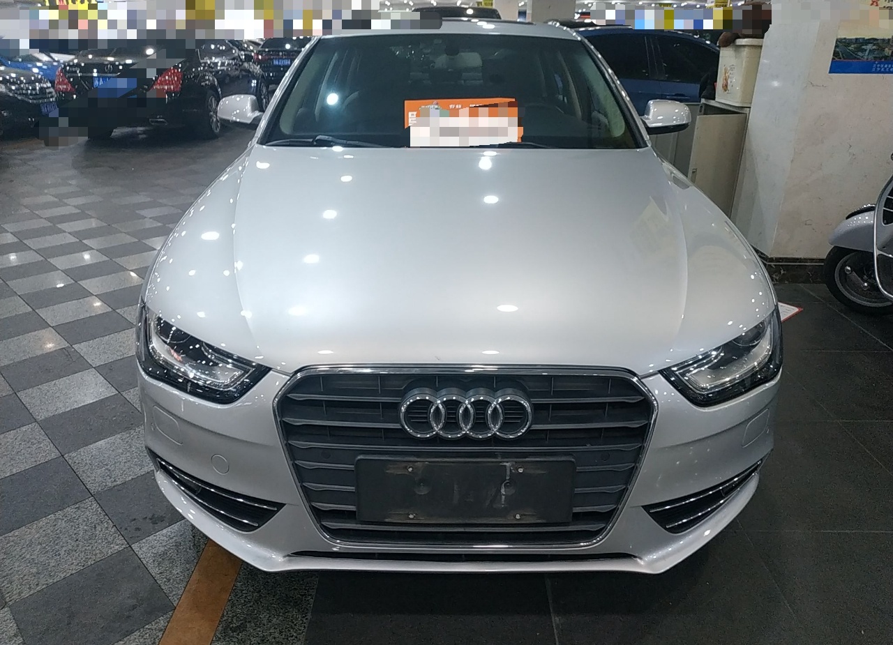 奥迪A4L 2013款 35 TFSI 自动标准型