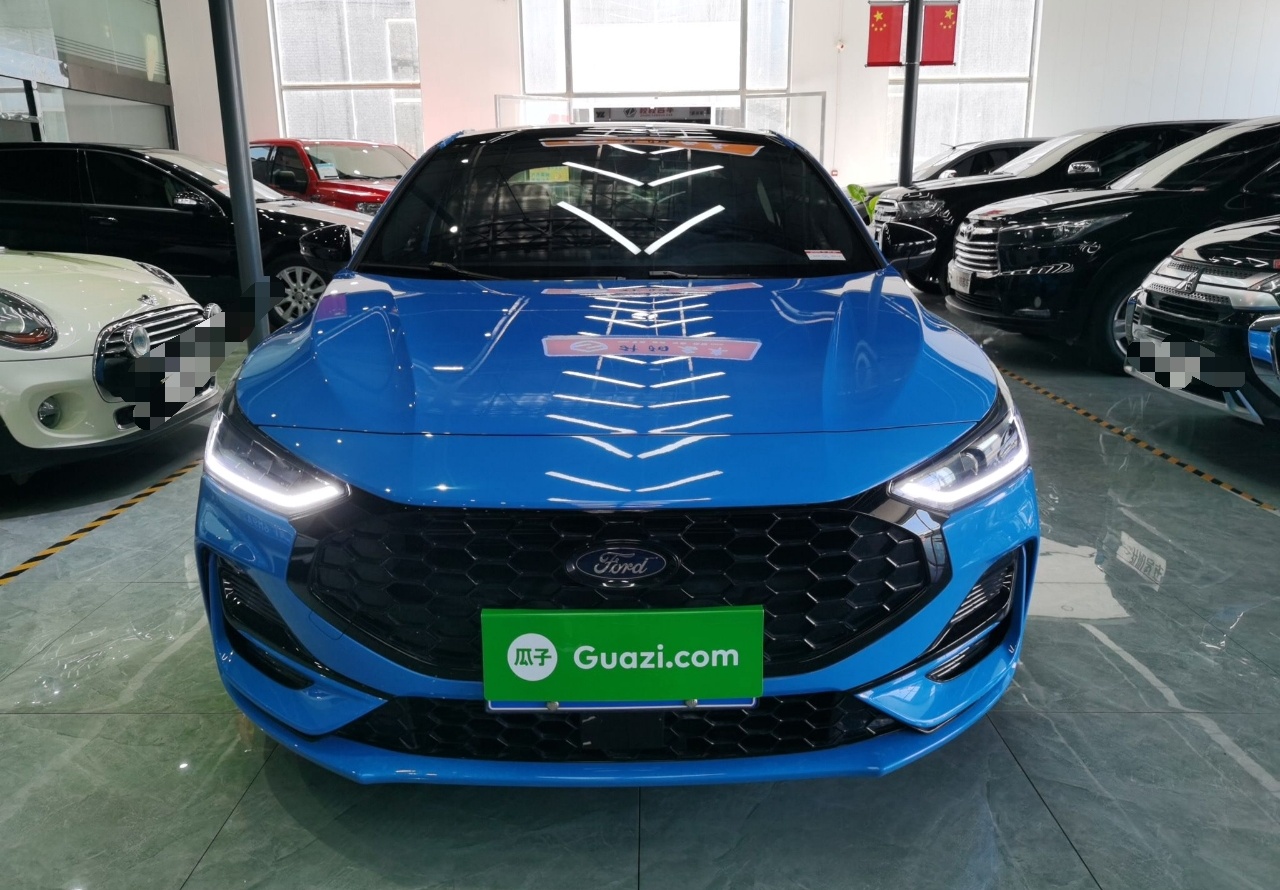 福特 福克斯 2022款 三厢 EcoBoost 180 自动ST Line