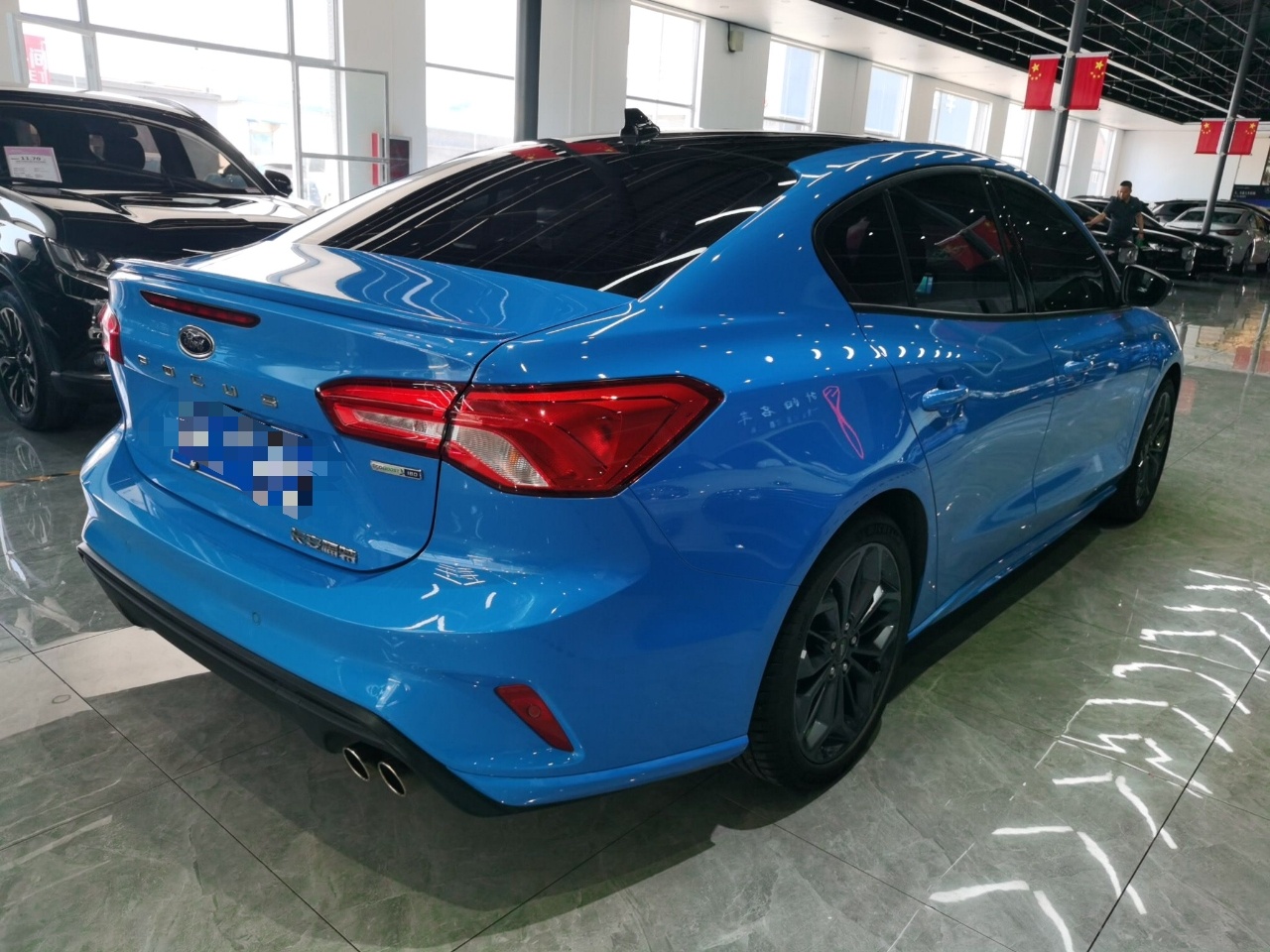 福特 福克斯 2022款 三厢 EcoBoost 180 自动ST Line