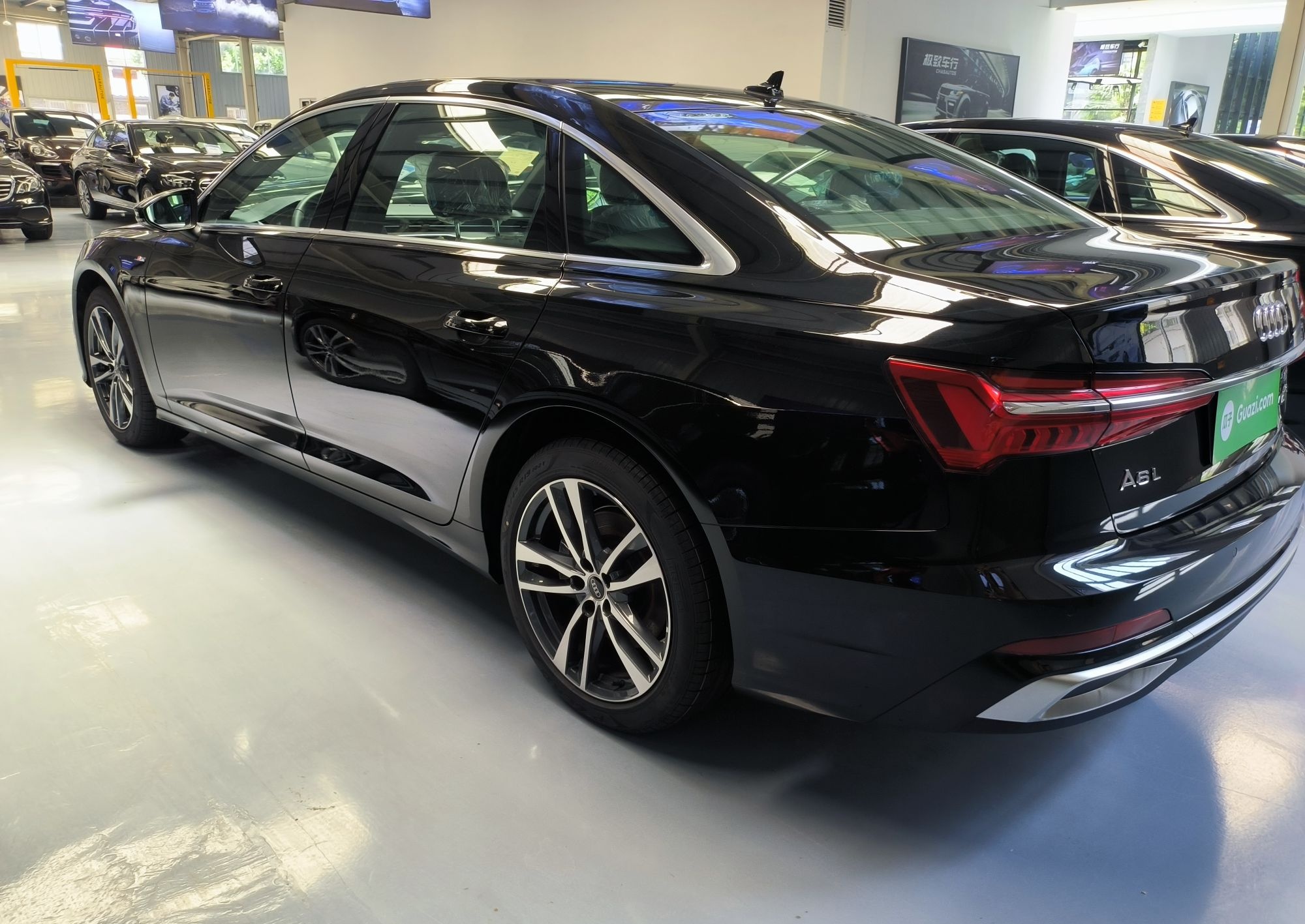 奥迪A6L 2023款 40 TFSI 豪华动感型