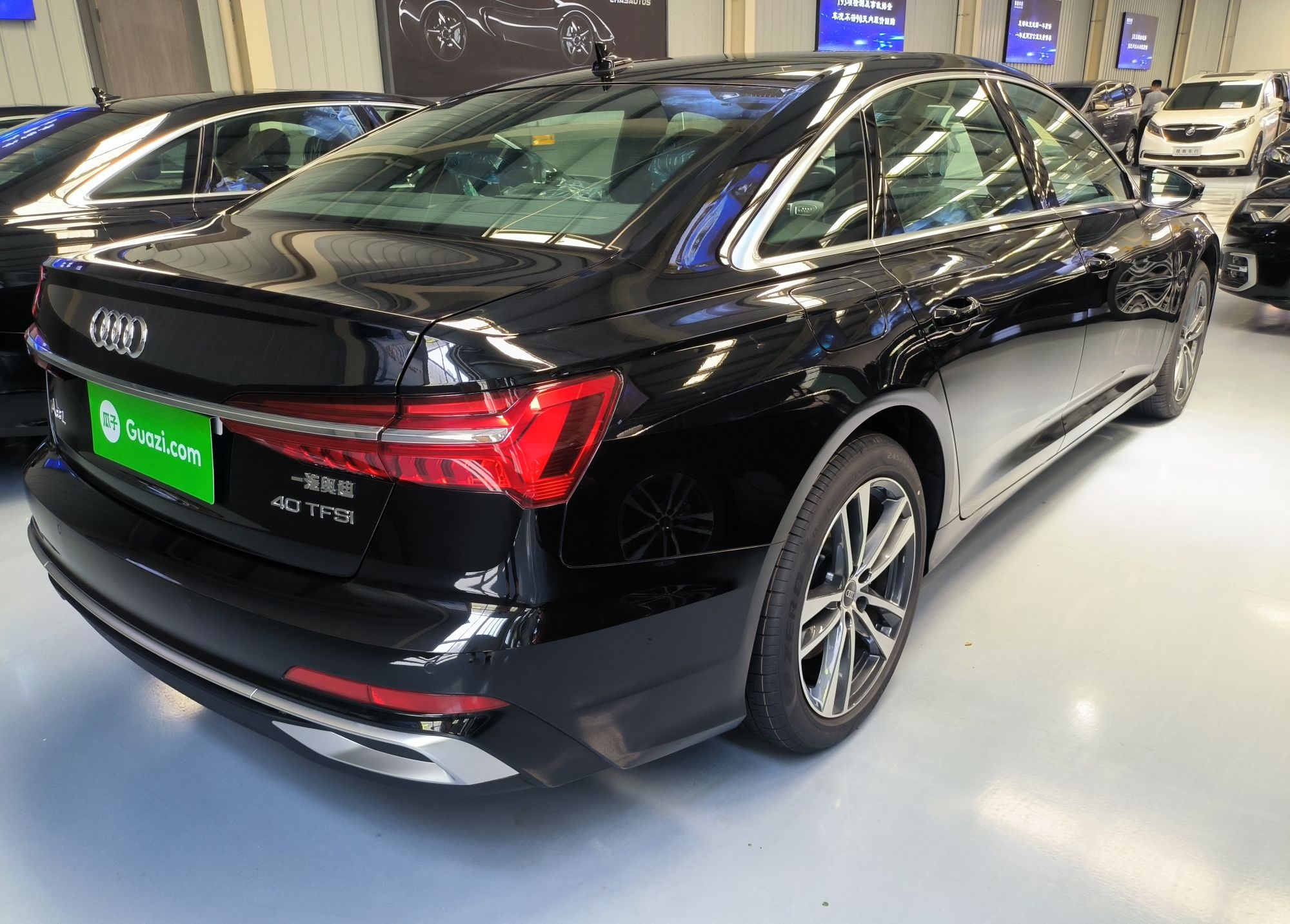 奥迪A6L 2023款 40 TFSI 豪华动感型