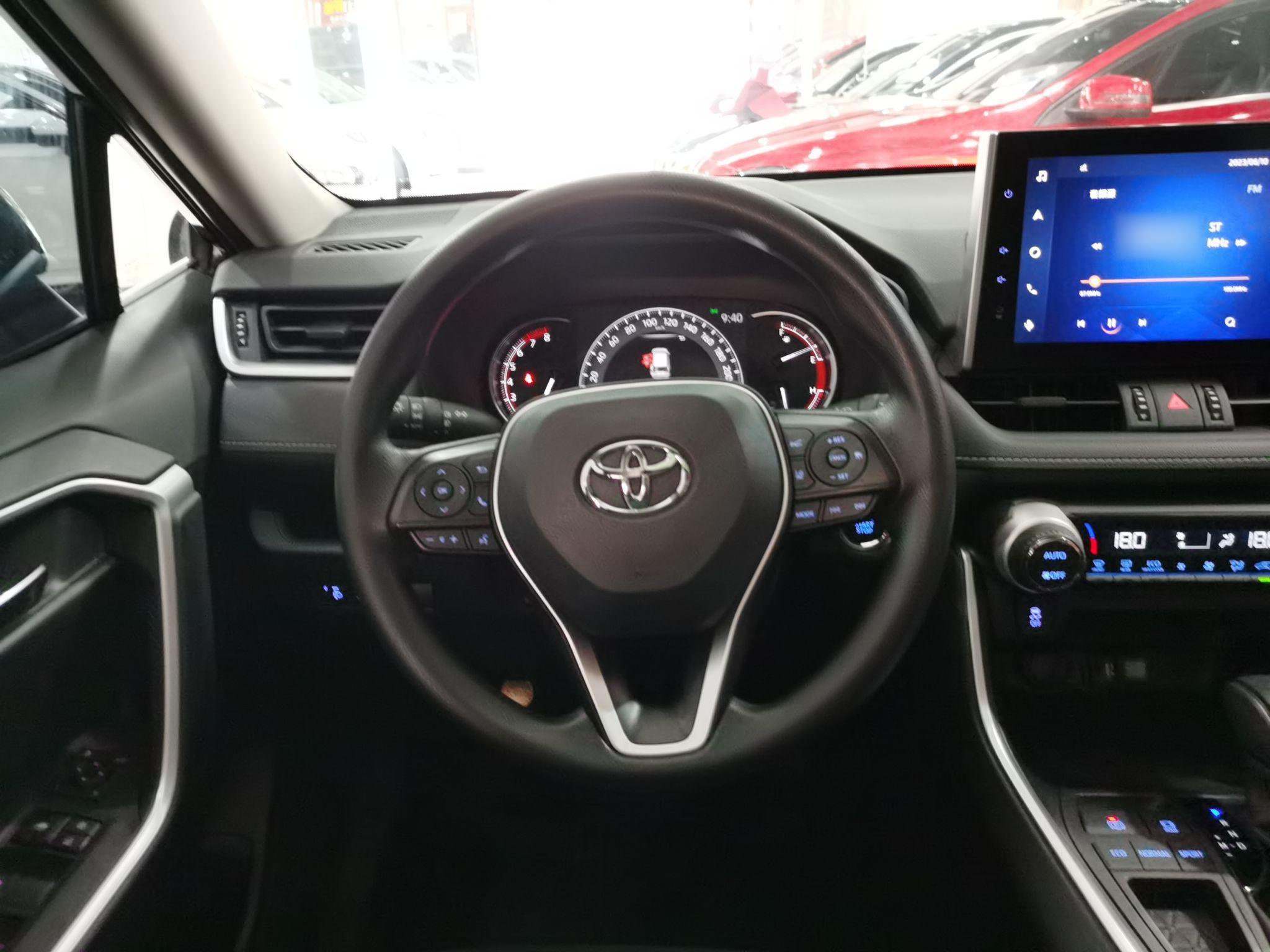 丰田 RAV4 2021款 2.0L CVT两驱风尚版