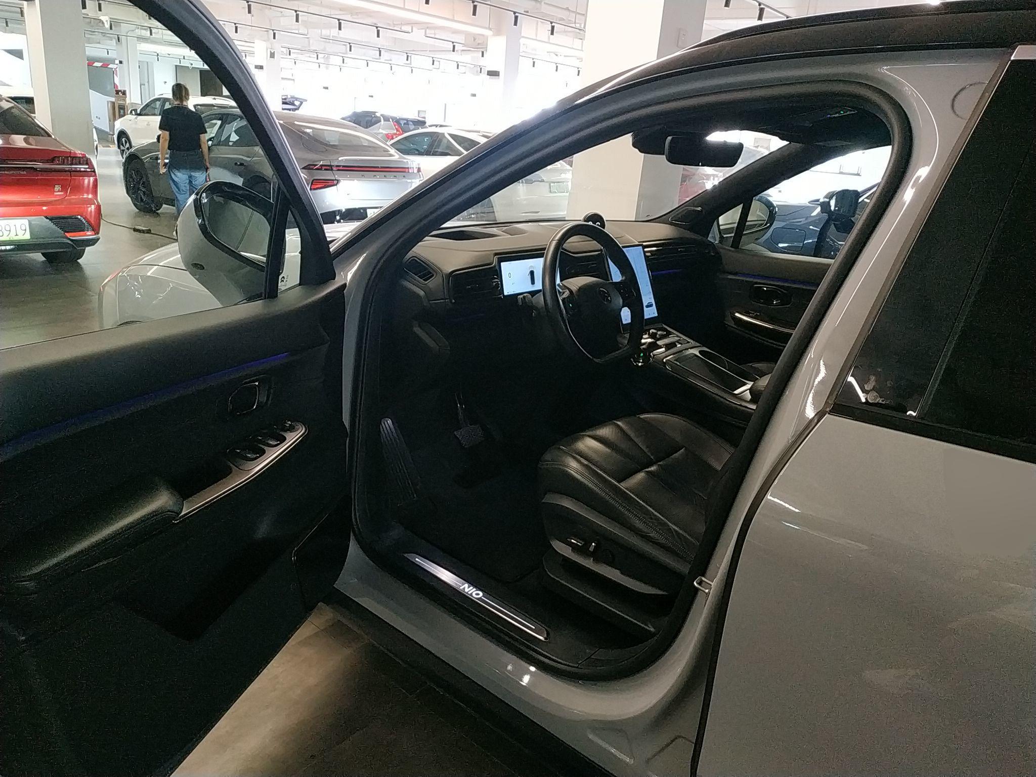 蔚来ES8 2020款 415KM 签名版 六座版