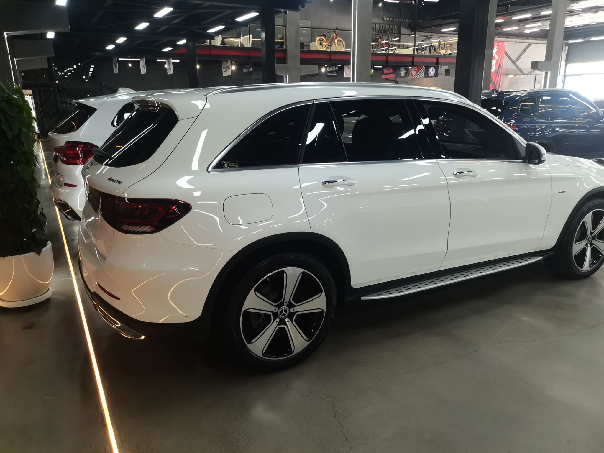 奔驰GLC级 2022款 改款 GLC 300 L 4MATIC 动感型臻藏版