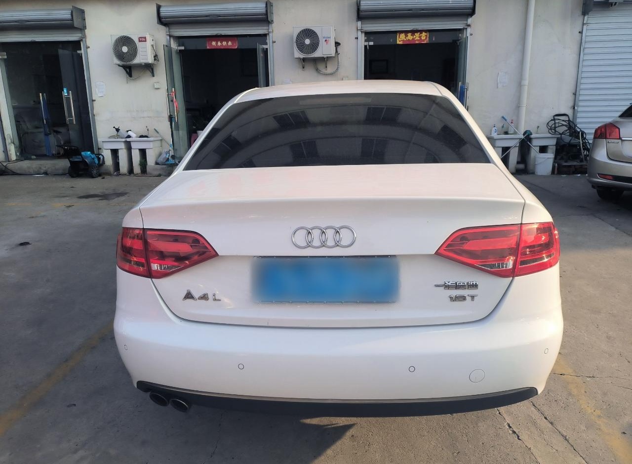 奥迪A4L 2011款 1.8 TFSI 舒适型