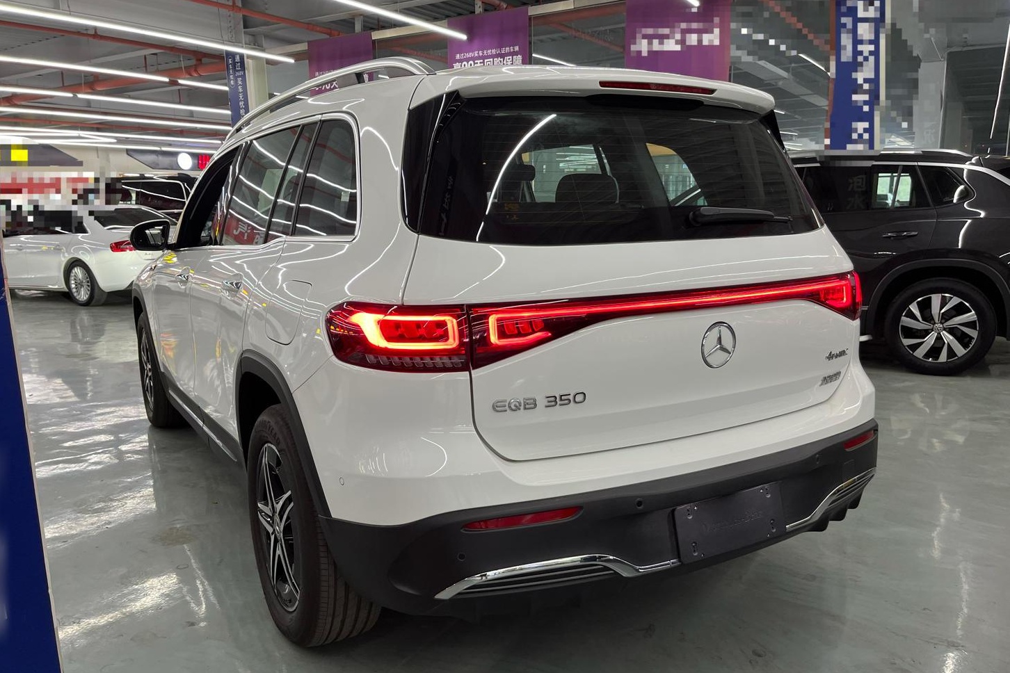 奔驰EQB 2022款 EQB 350 4MATIC 首发特别版