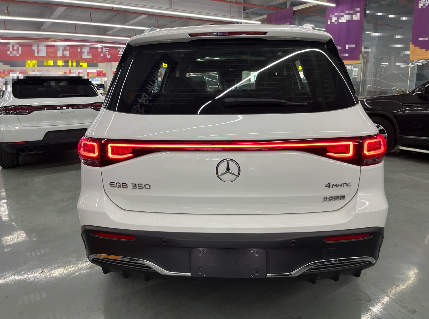 奔驰EQB 2022款 EQB 350 4MATIC 首发特别版