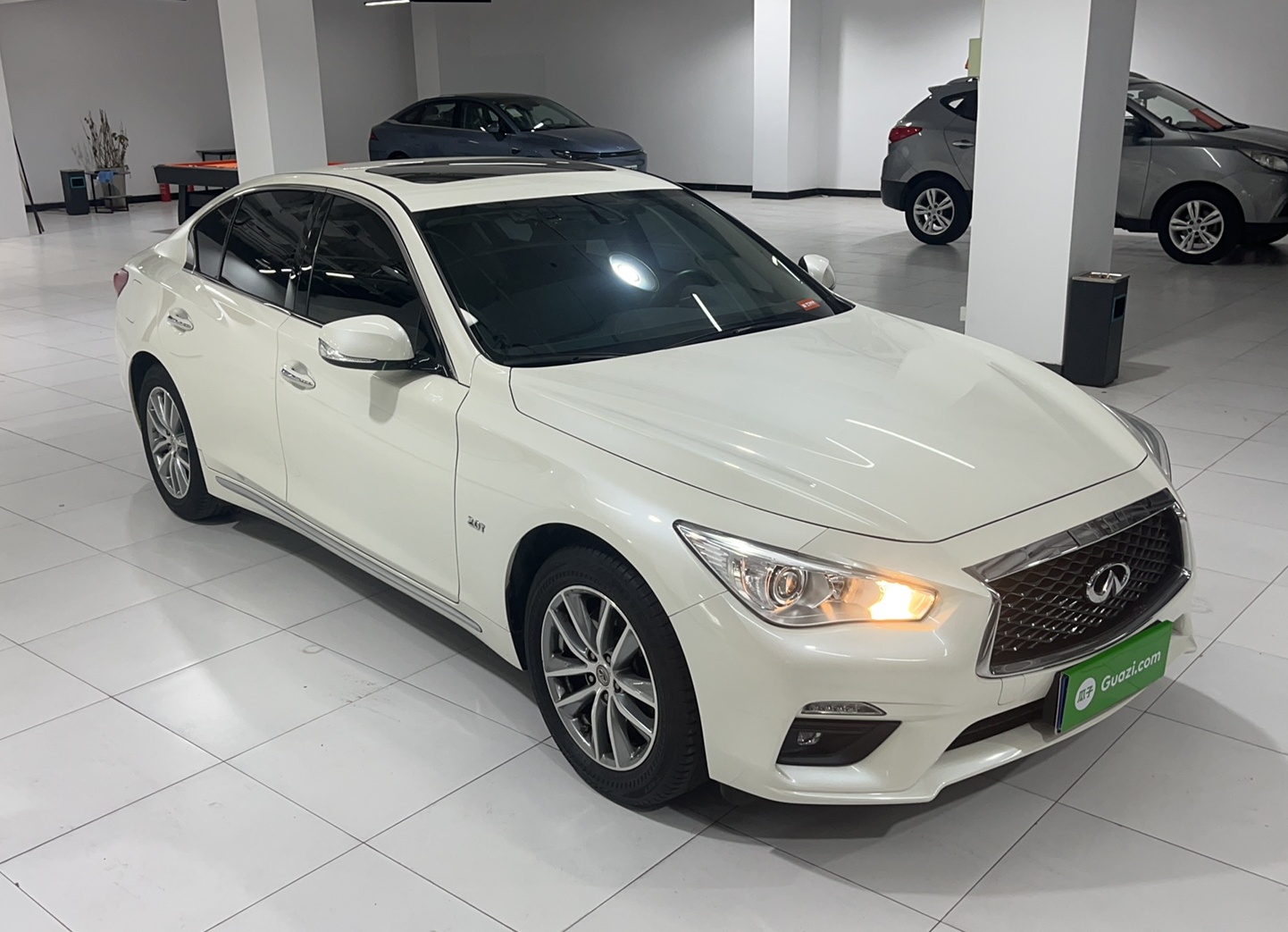 英菲尼迪Q50L 2018款 2.0T 舒适版 国VI