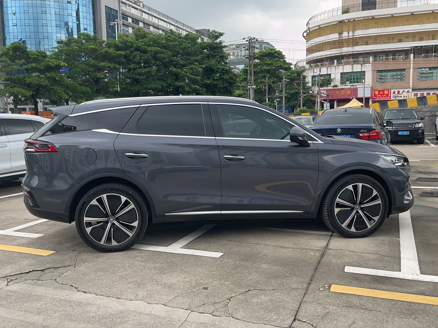 比亚迪 唐新能源 2022款 EV 635km 四驱旗舰型