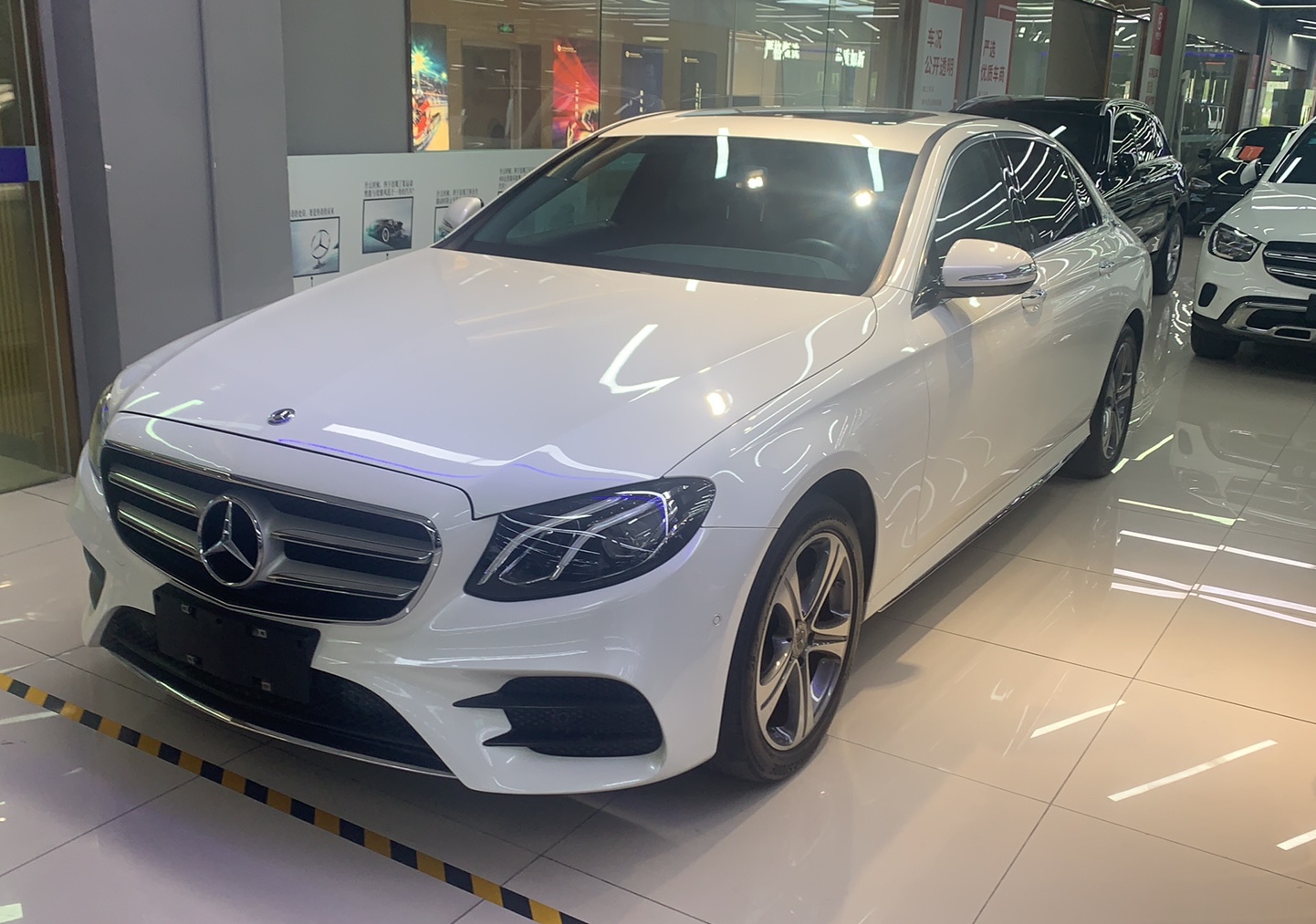 奔驰E级 2019款 E 260 L 运动型