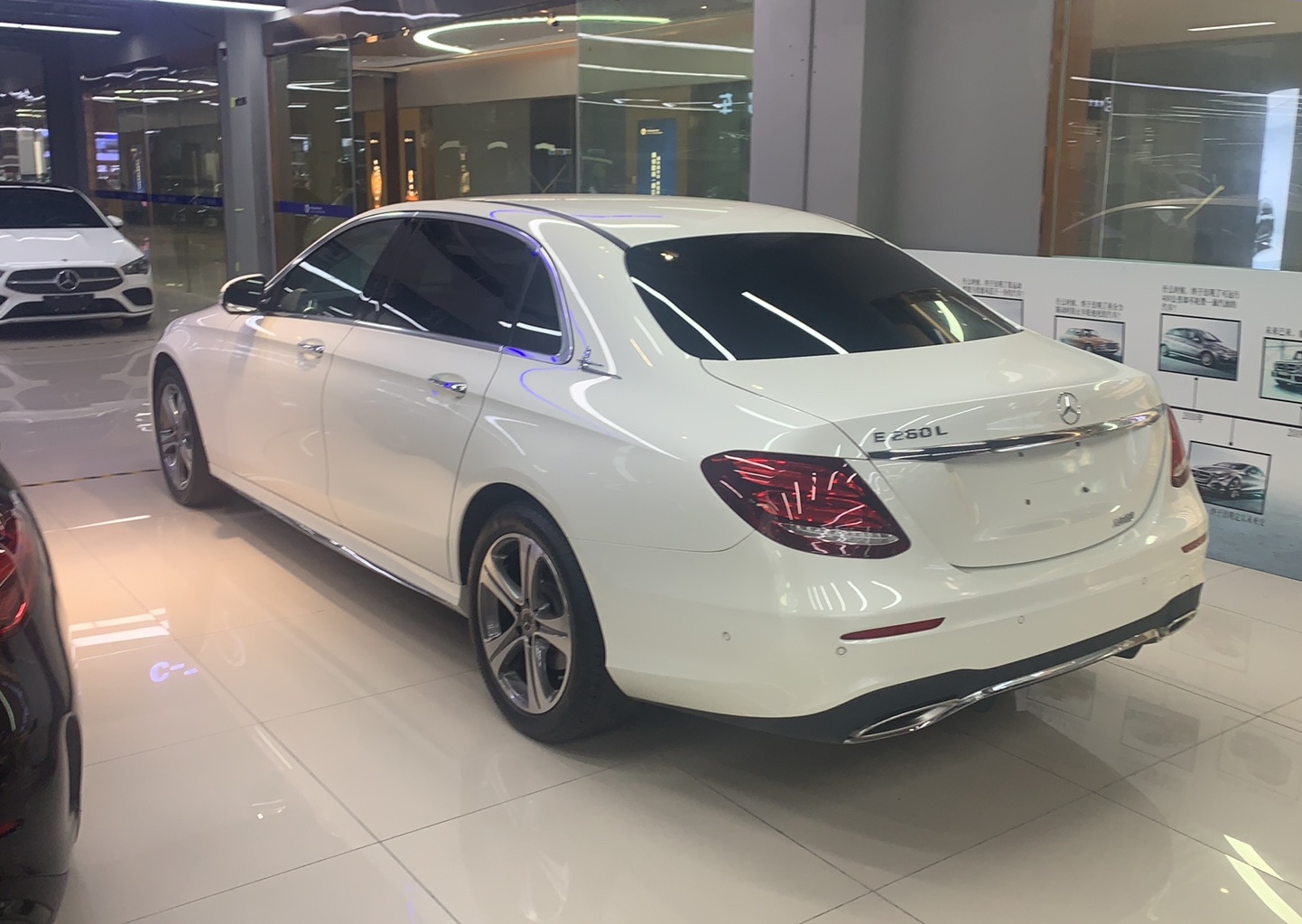 奔驰E级 2019款 E 260 L 运动型