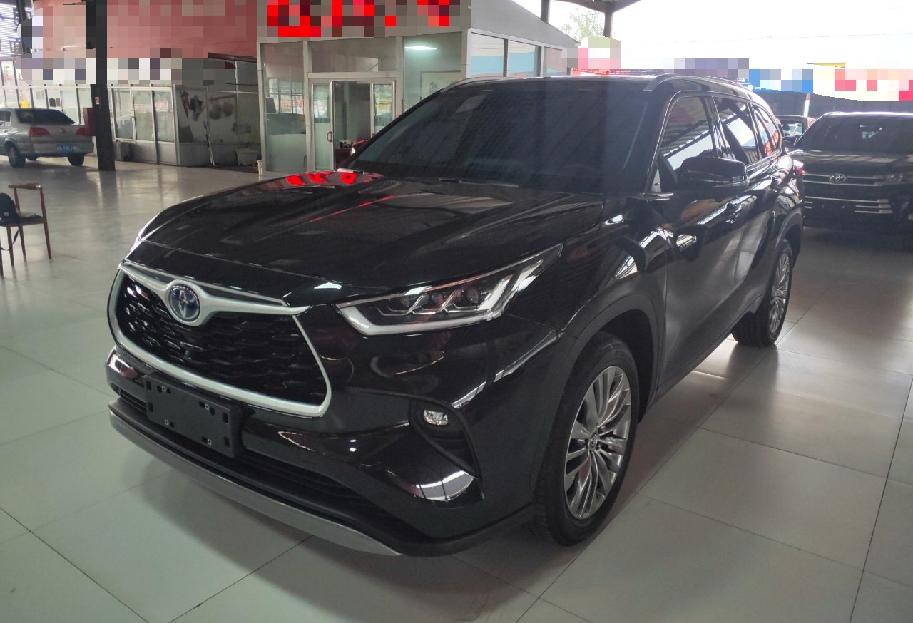 丰田 汉兰达 2022款 双擎 2.5L 四驱尊贵版 7座