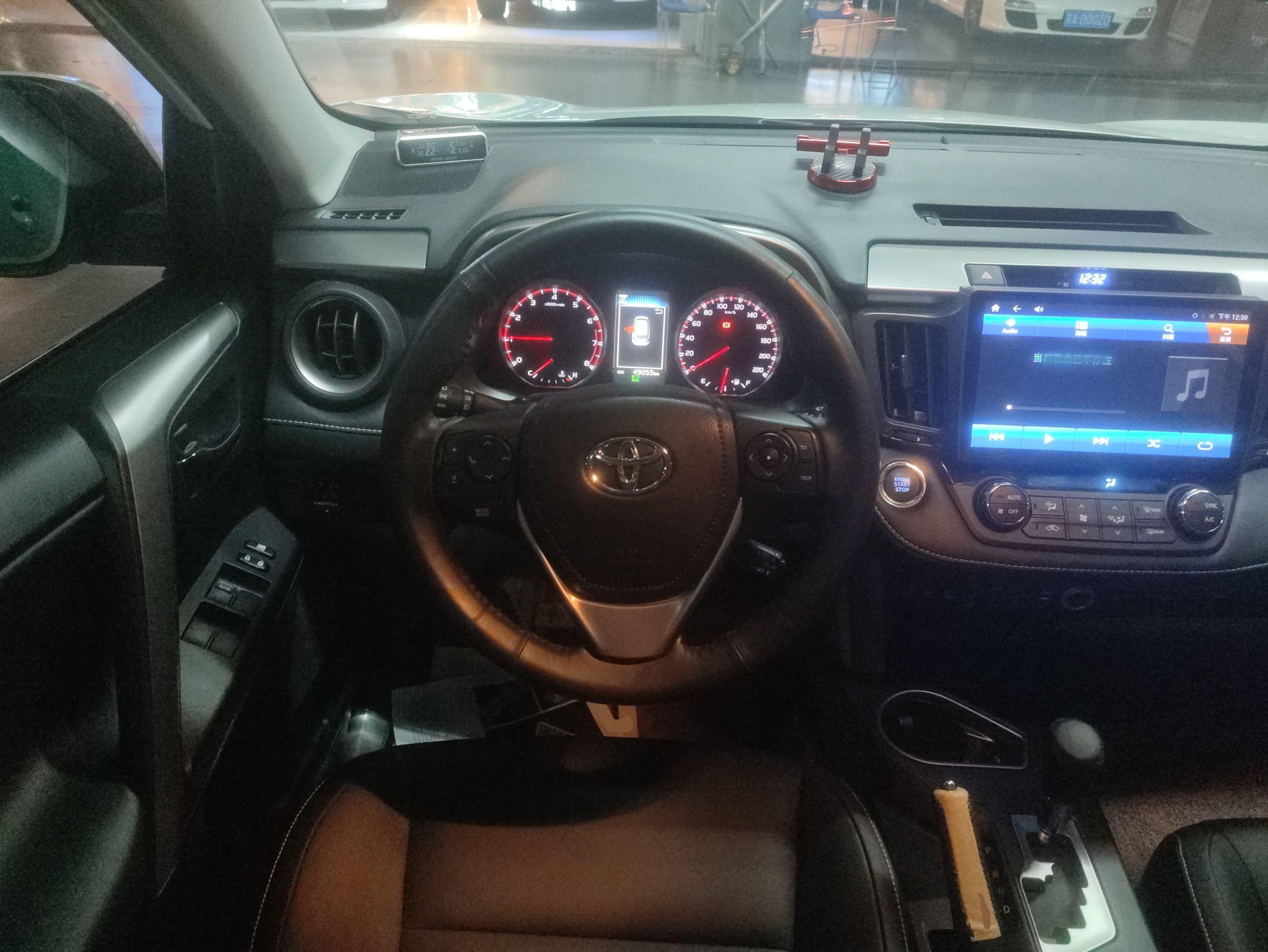 丰田 RAV4 2016款 2.0L CVT四驱新锐版 国V