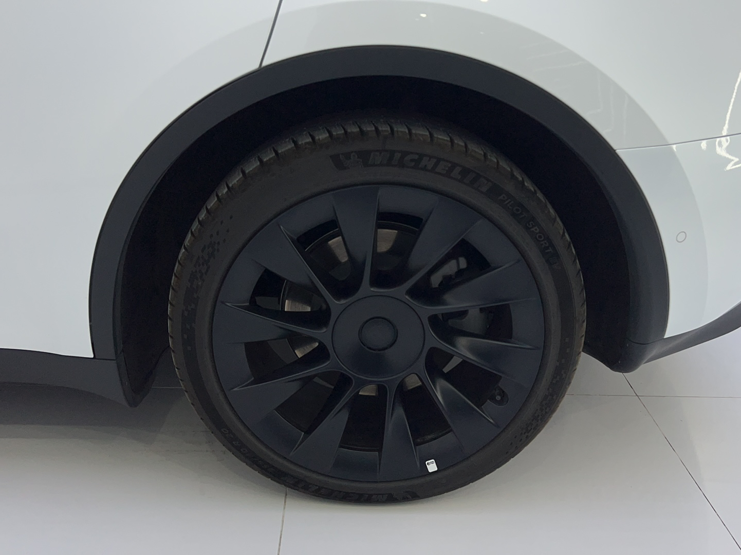 特斯拉 Model Y 2022款 后轮驱动版