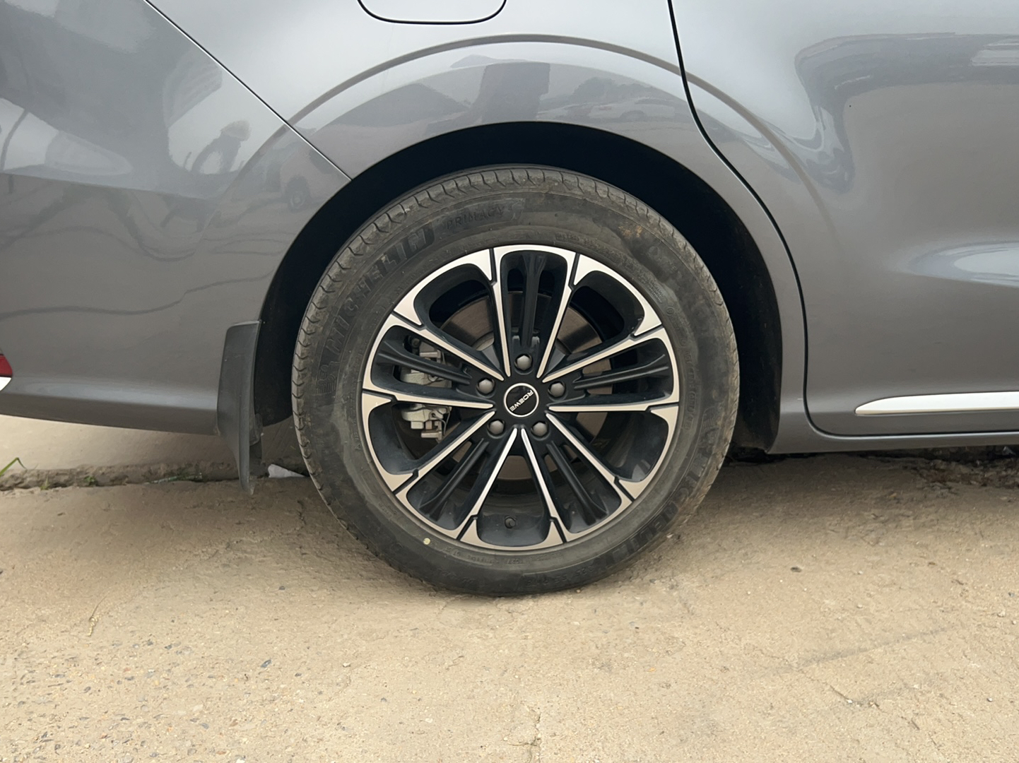 荣威iMAX8 2021款 400TGI Supreme系列陆尊版