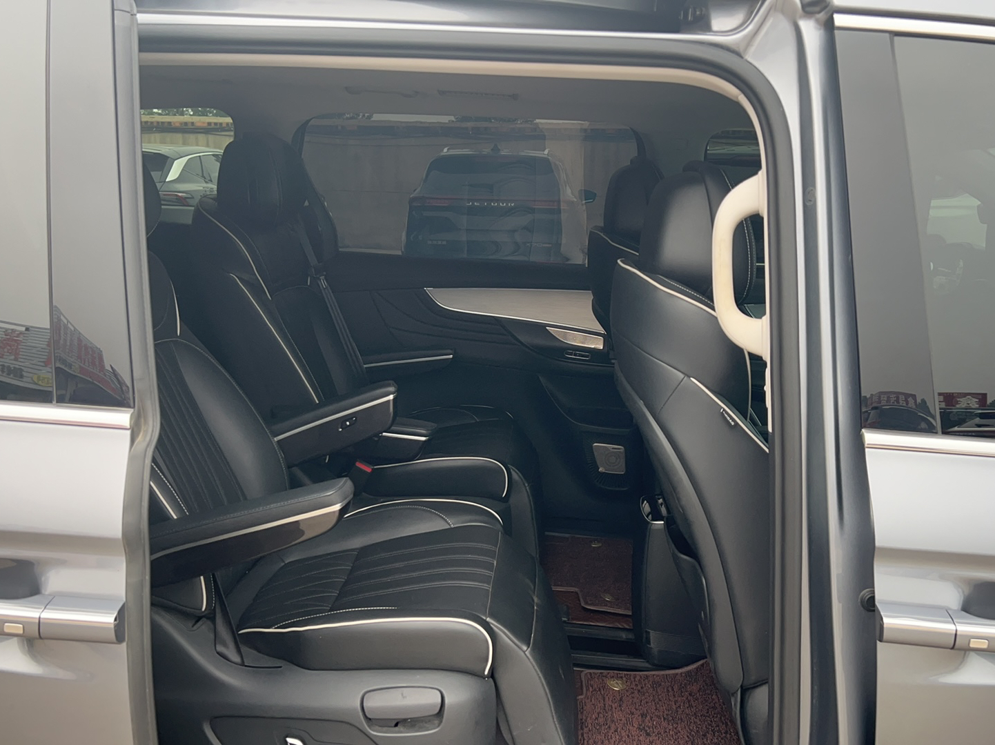 荣威iMAX8 2021款 400TGI Supreme系列陆尊版