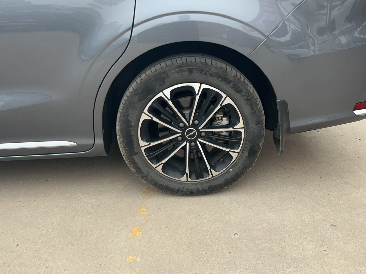 荣威iMAX8 2021款 400TGI Supreme系列陆尊版