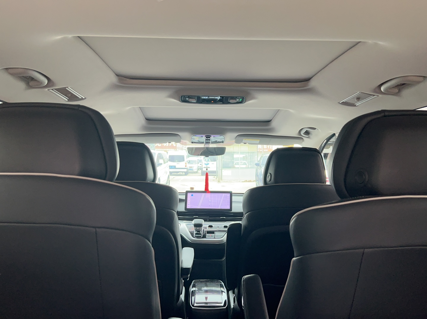 荣威iMAX8 2021款 400TGI Supreme系列陆尊版