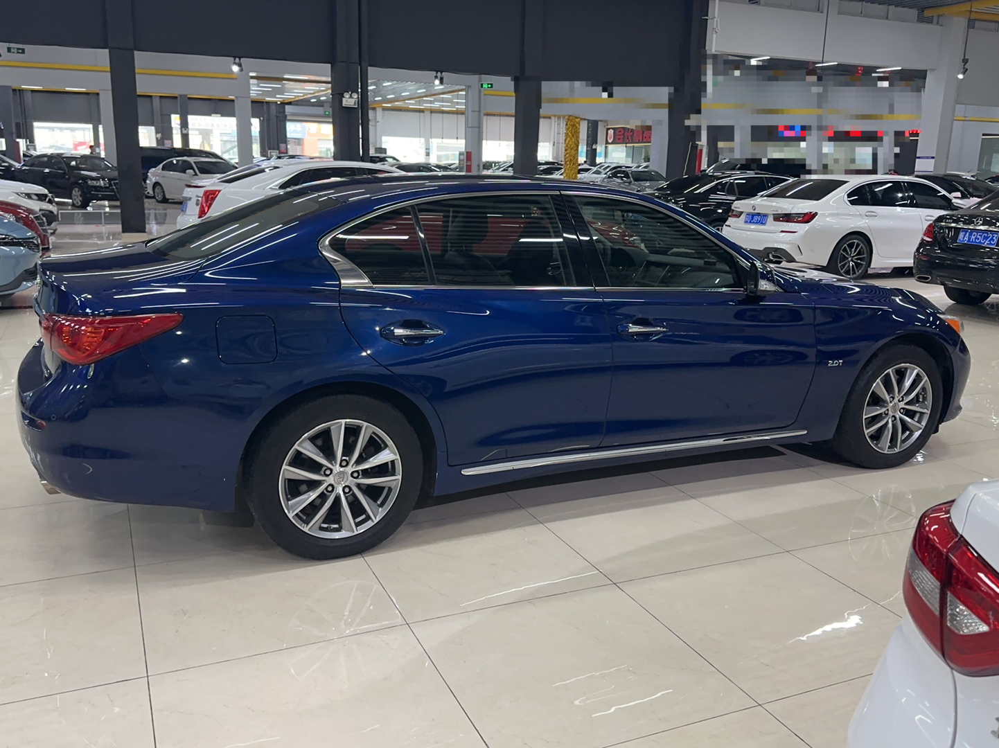 英菲尼迪Q50L 2016款 2.0T 舒适版