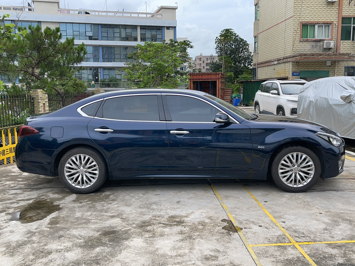 英菲尼迪Q70L 2019款 Q70L 2.0T 悦享版(进口)