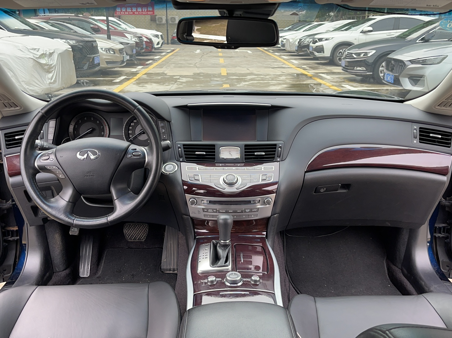 英菲尼迪Q70L 2019款 Q70L 2.0T 悦享版(进口)