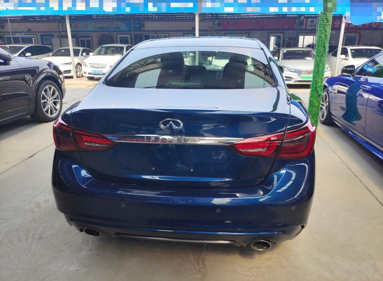 英菲尼迪Q50L 2018款 2.0T 舒适版 国VI