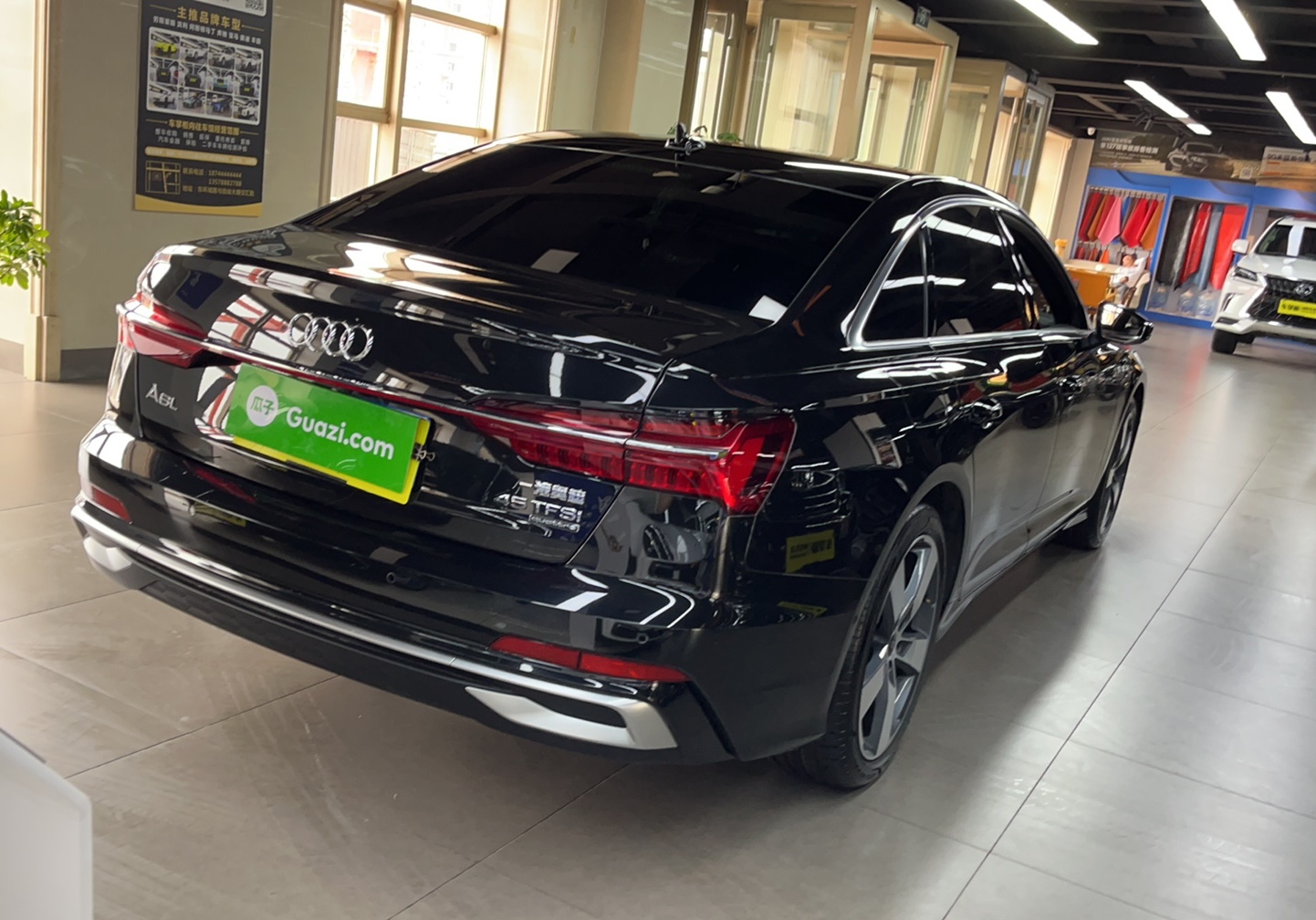 奥迪A6L 2023款 45 TFSI quattro 臻选动感型