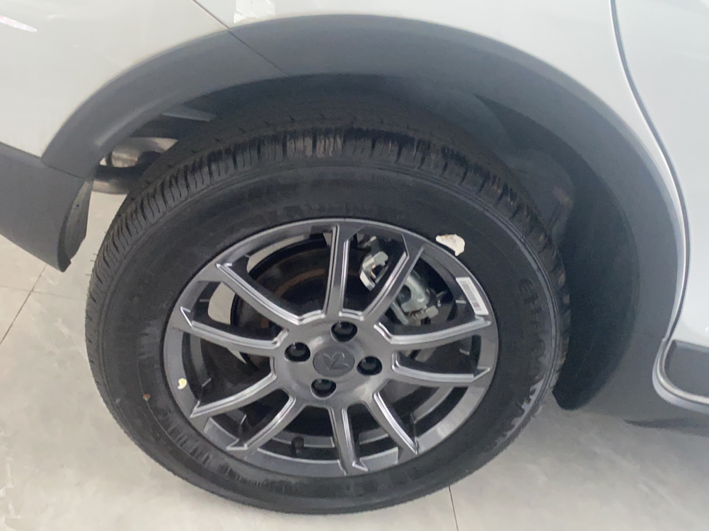 睿蓝汽车X3 PRO 2022款 1.5L CVT小飒