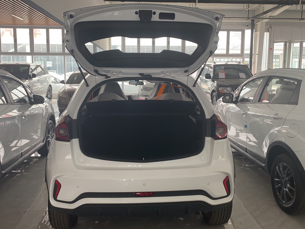 睿蓝汽车X3 PRO 2022款 1.5L CVT小飒