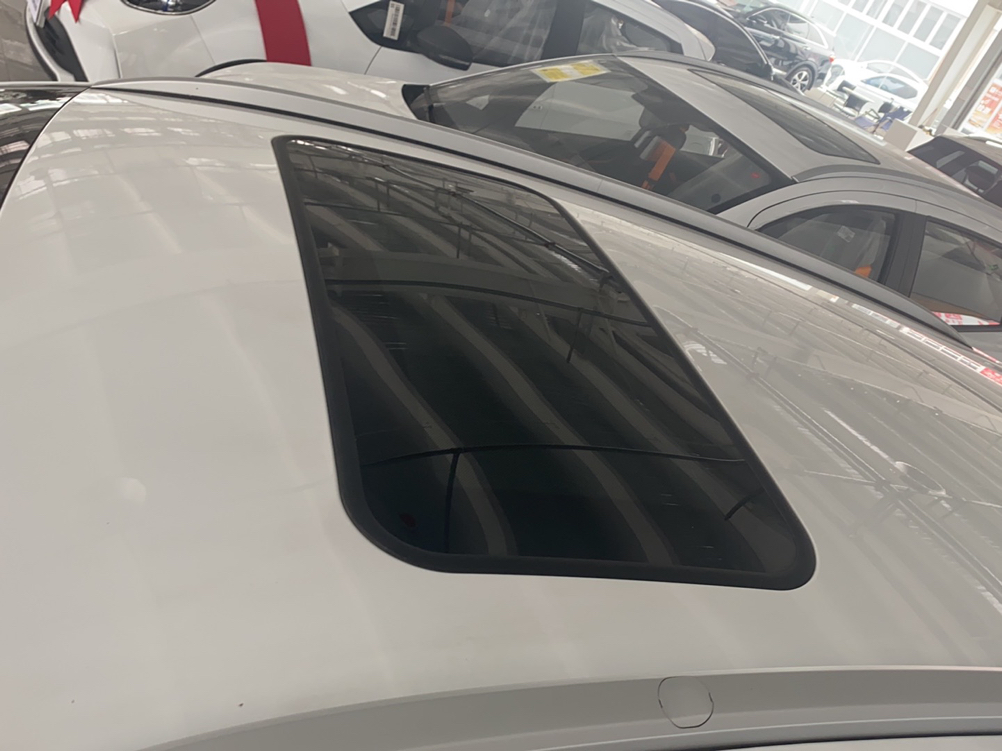 睿蓝汽车X3 PRO 2022款 1.5L CVT小飒