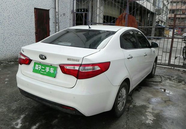 起亚K2 2012款 1.4L 手动 4门5座三厢车 GLS (国Ⅳ) 