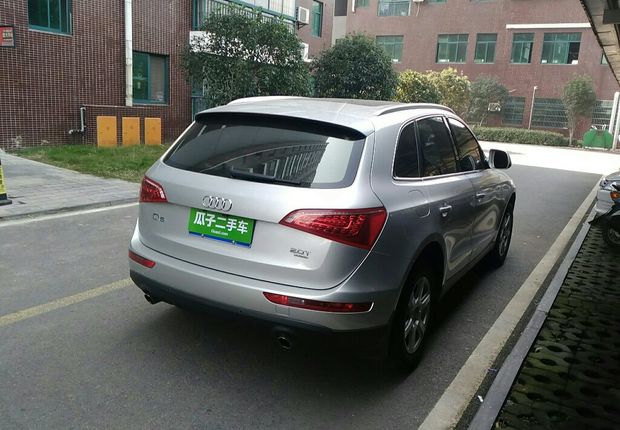 奥迪Q5 2011款 2.0T 自动 四驱 汽油 进取型 (国Ⅳ) 