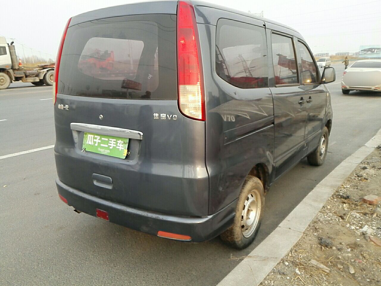 一汽佳宝v70Ⅱ2012款10l手动8座商用型