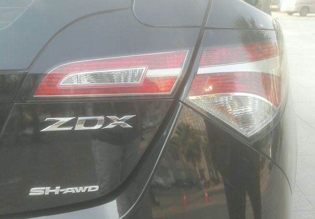 讴歌ZDX [进口] 2012款 3.7L 自动 四驱 标准版 