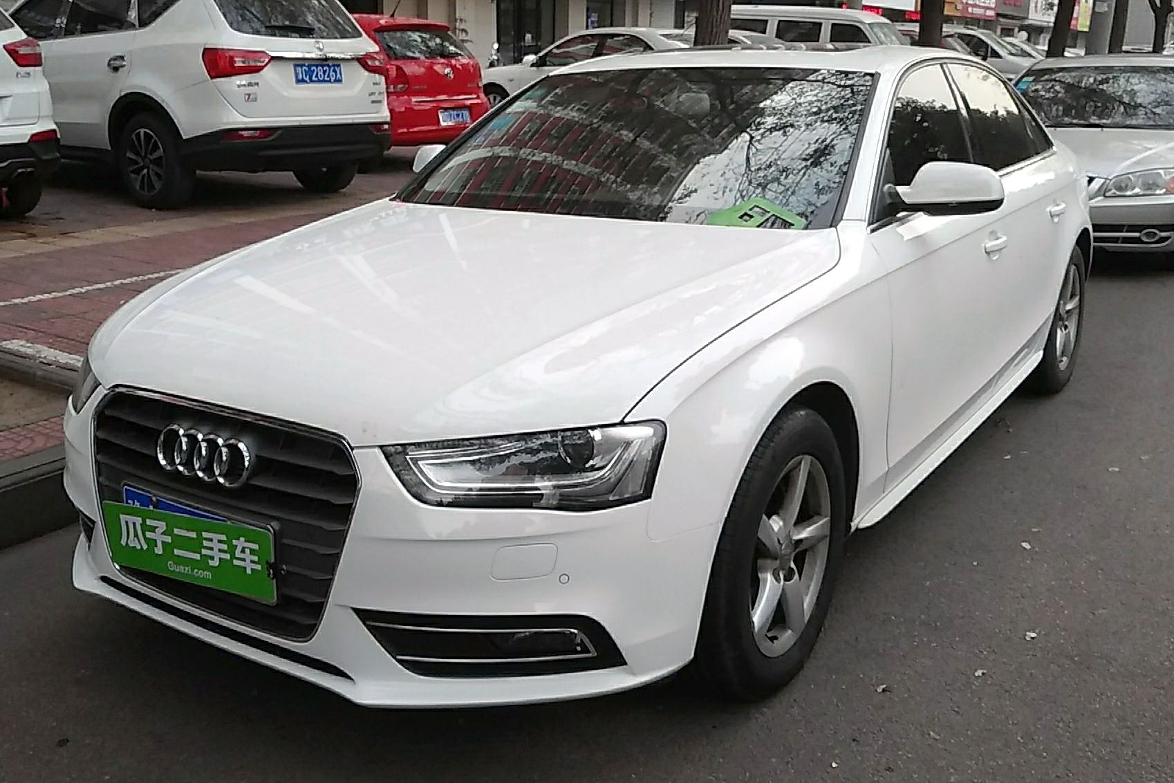 奥迪a4l 2015款 35 tfsi 自动标准型