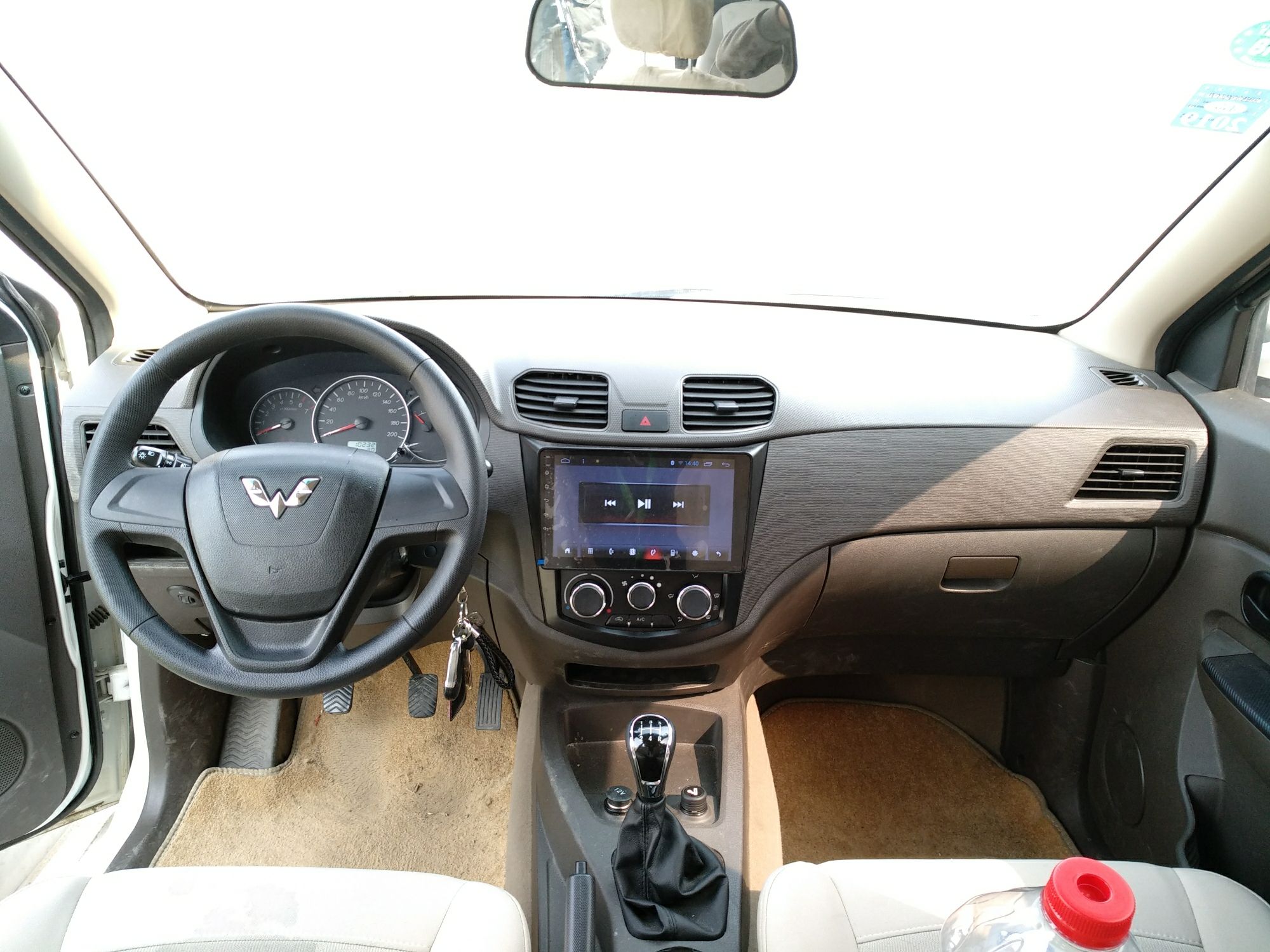 五菱宏光s2014款15l手动8座标准型