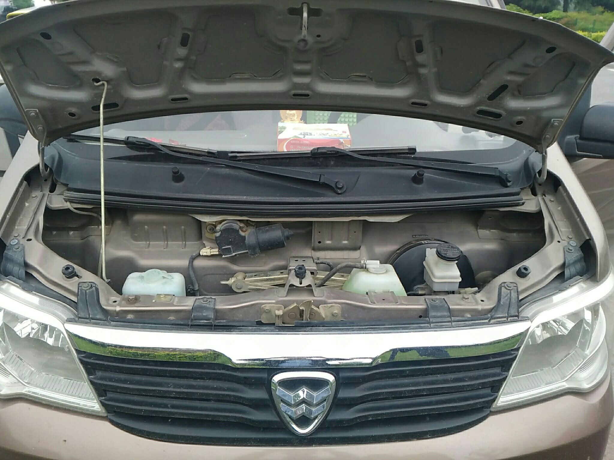 哈飞中意v52013款13l手动7座舒适型