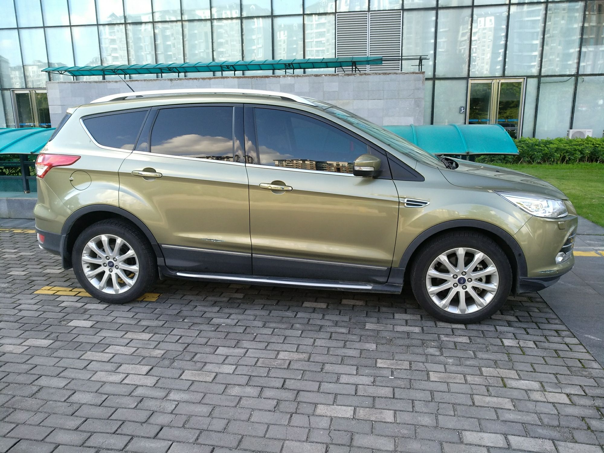 福特翼虎 2015款 2.0t 自动 四驱 尊贵型 (国Ⅴ)